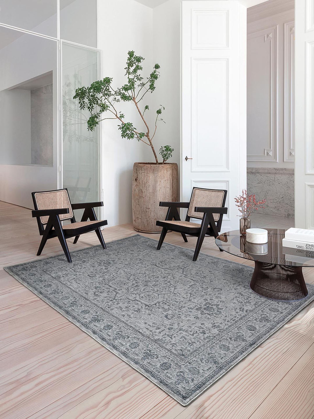 

DDecor Blue & White Traditional Patterned Carpet