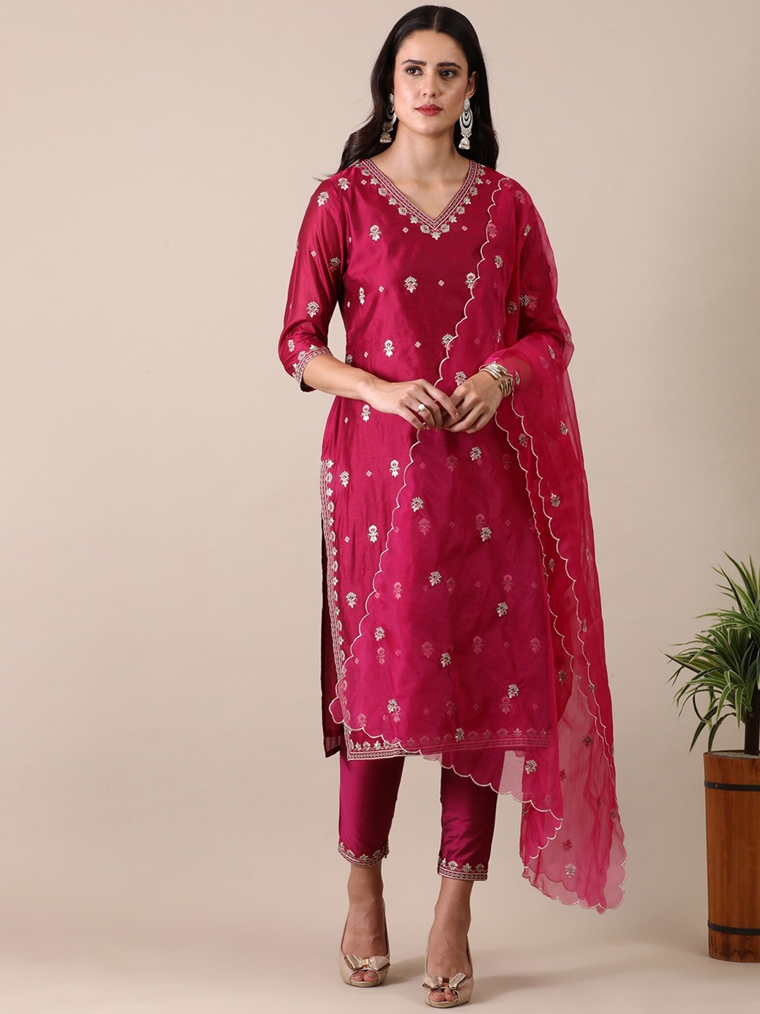 

Styli Floral Embroidered Straight Kurta with Trousers & Dupatta, Fuchsia