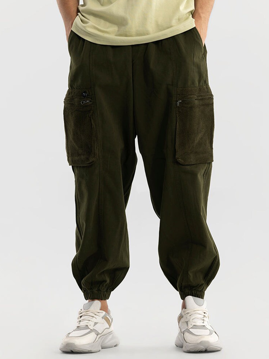 

Snitch Men Smart Loose Fit Cargo Joggers, Olive