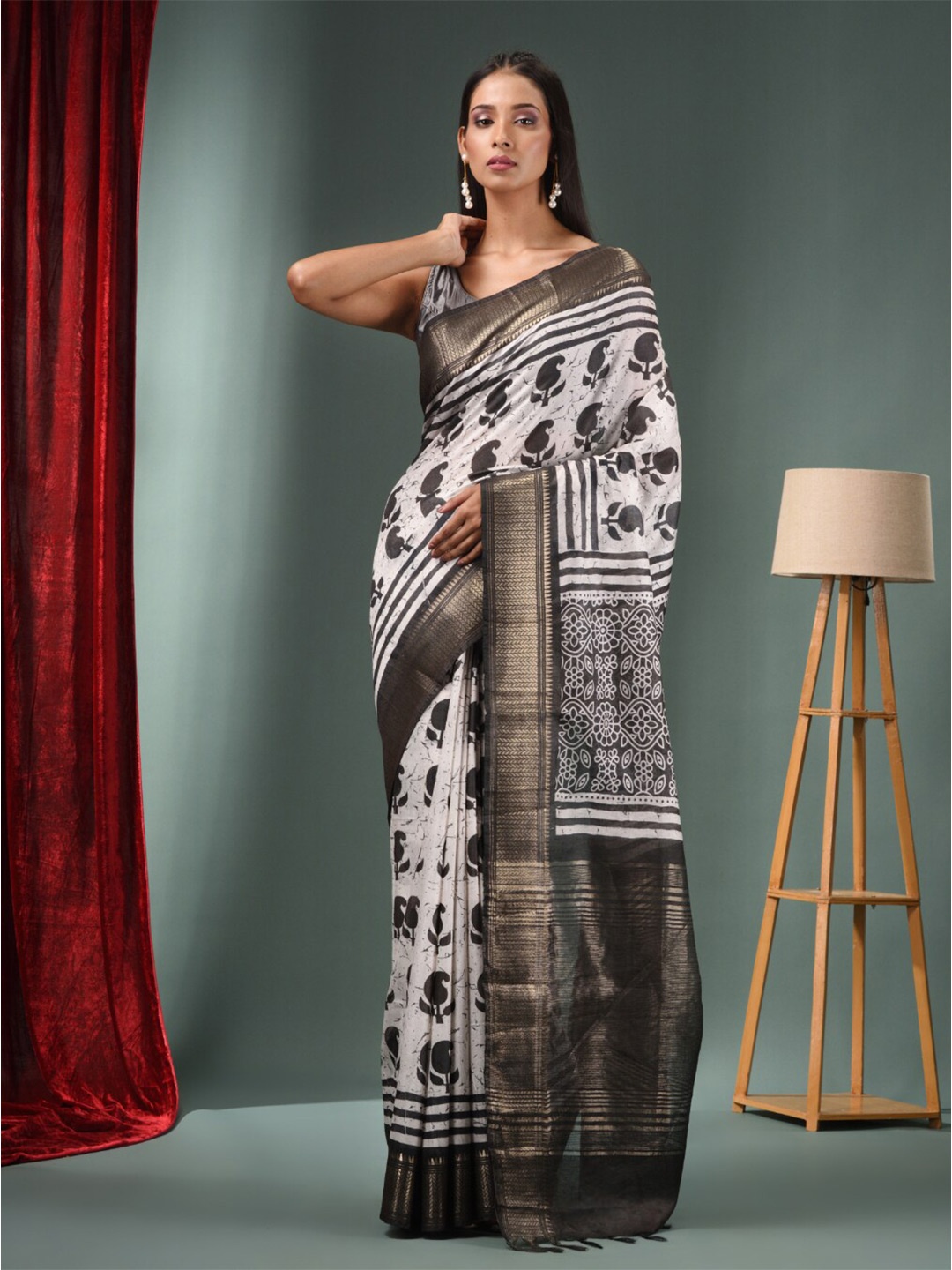 

Charukriti Paisley Printed Zari Saree, White