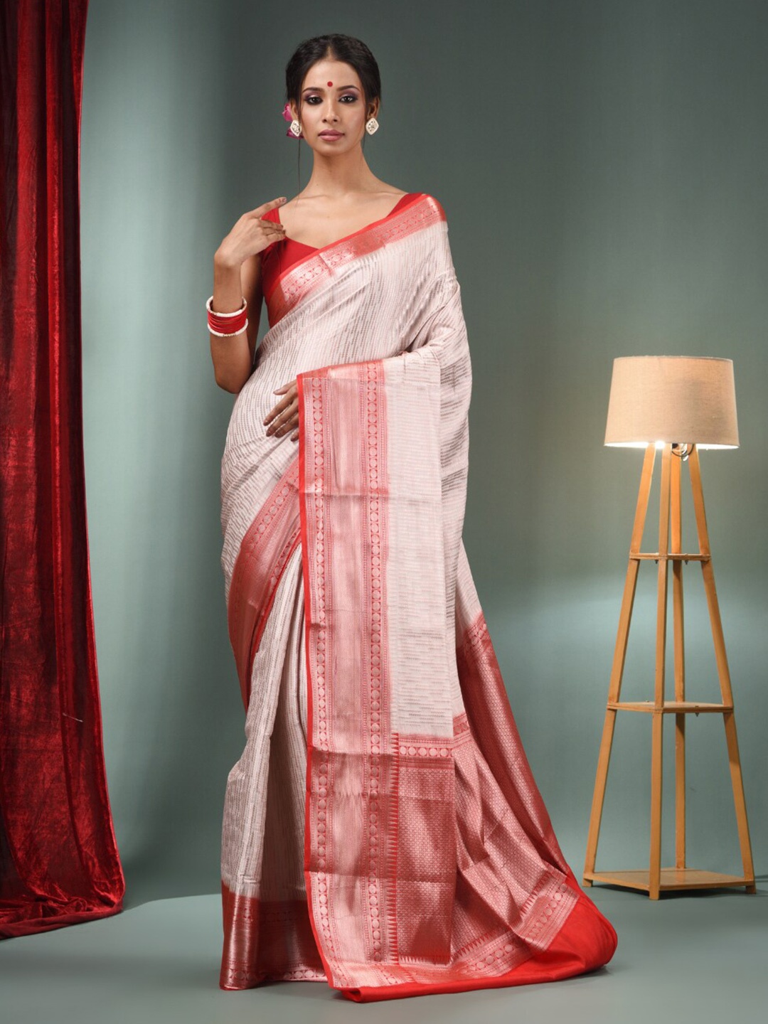 

Charukriti Geometric Woven Design Zari Saree, Off white