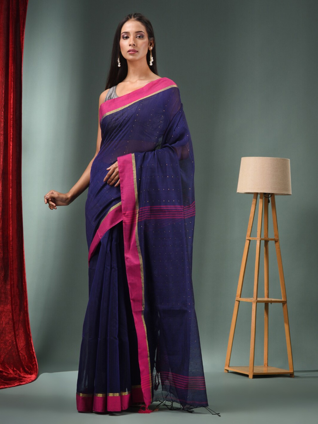 

Charukriti Embellished Sequinned Saree, Navy blue