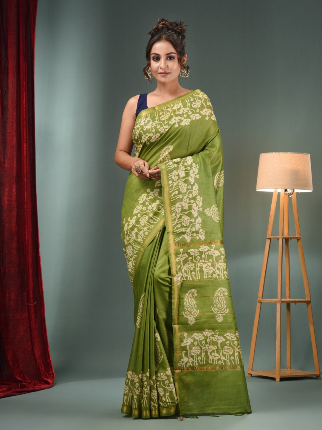 

Charukriti Floral Printed Zari Silk Blend Saree, Green