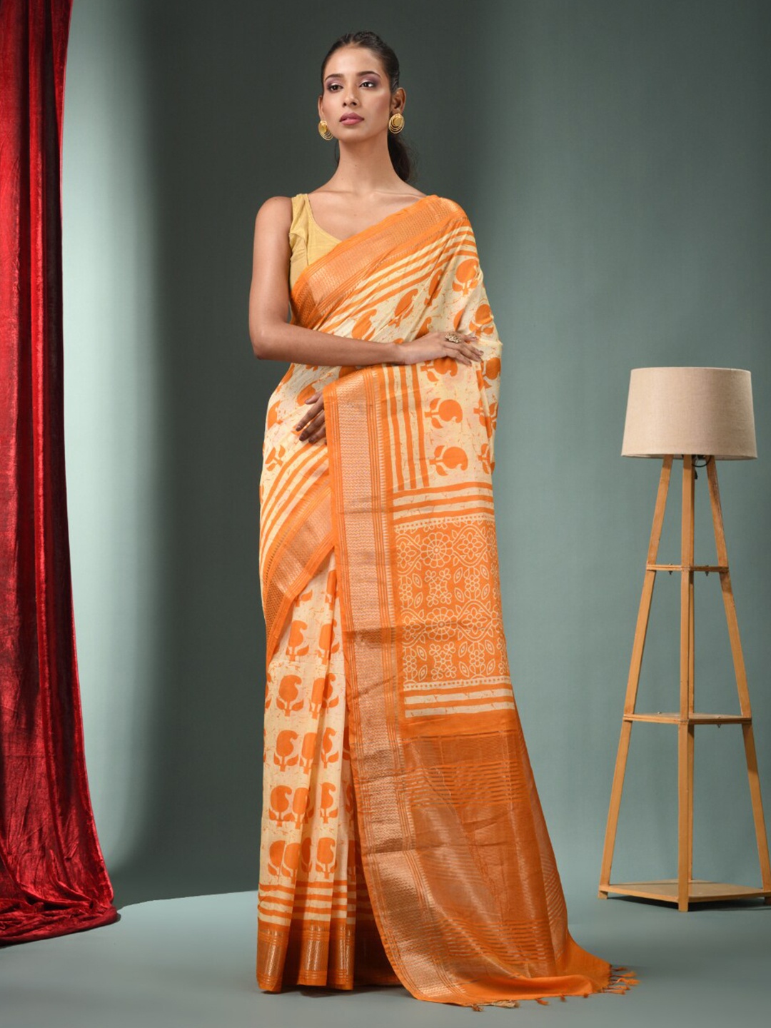 

Charukriti Paisley Printed Zari Saree, Yellow