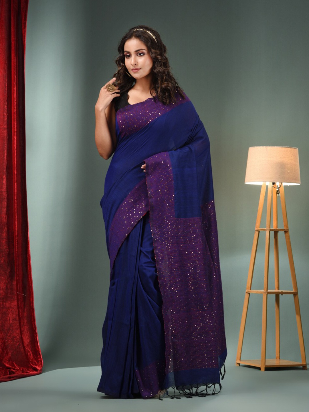 

Charukriti Sequinned Detail Pure Cotton Saree, Blue