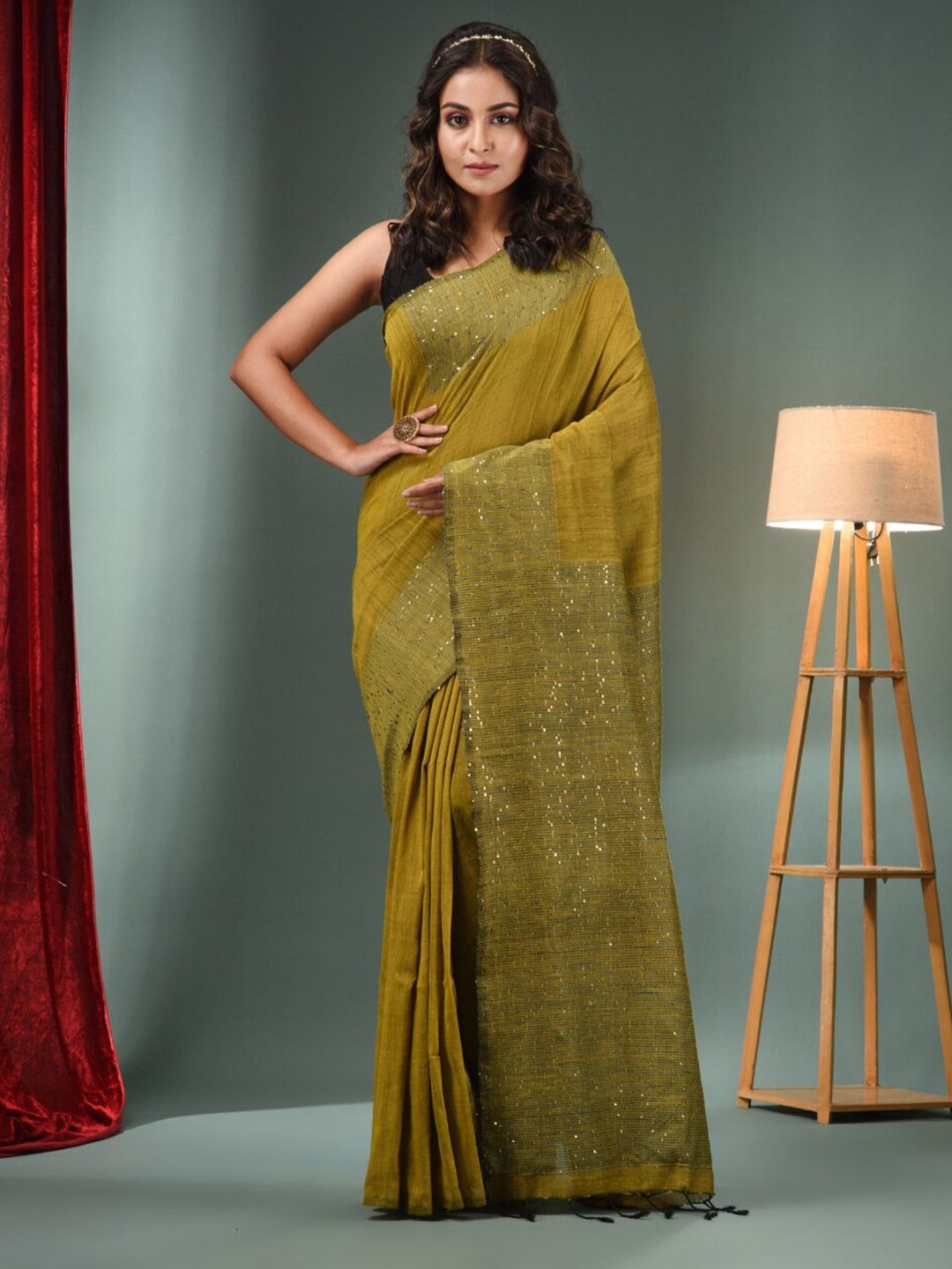 

Charukriti Woven Design Sequinned Pure Cotton Saree, Lime green
