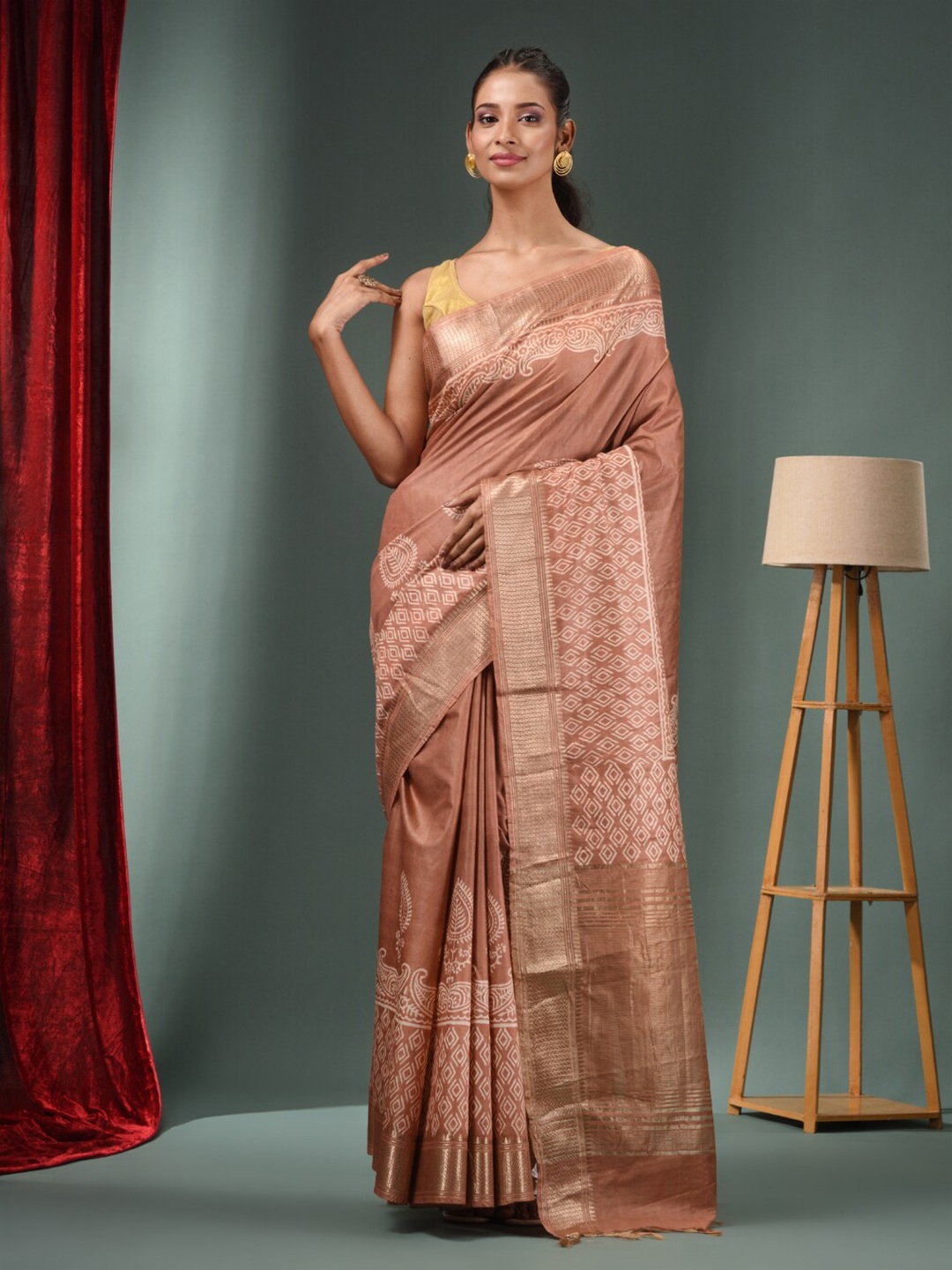 

Charukriti Ethnic Motifs Zari Saree, Beige