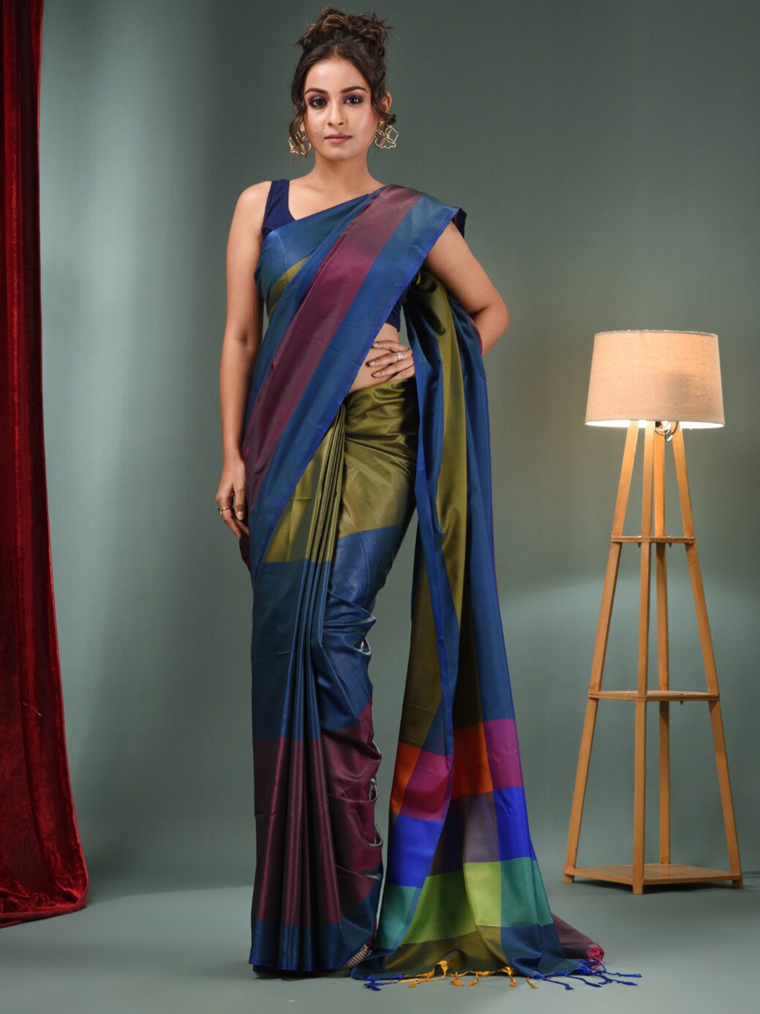 

Charukriti Colourblocked Saree, Green