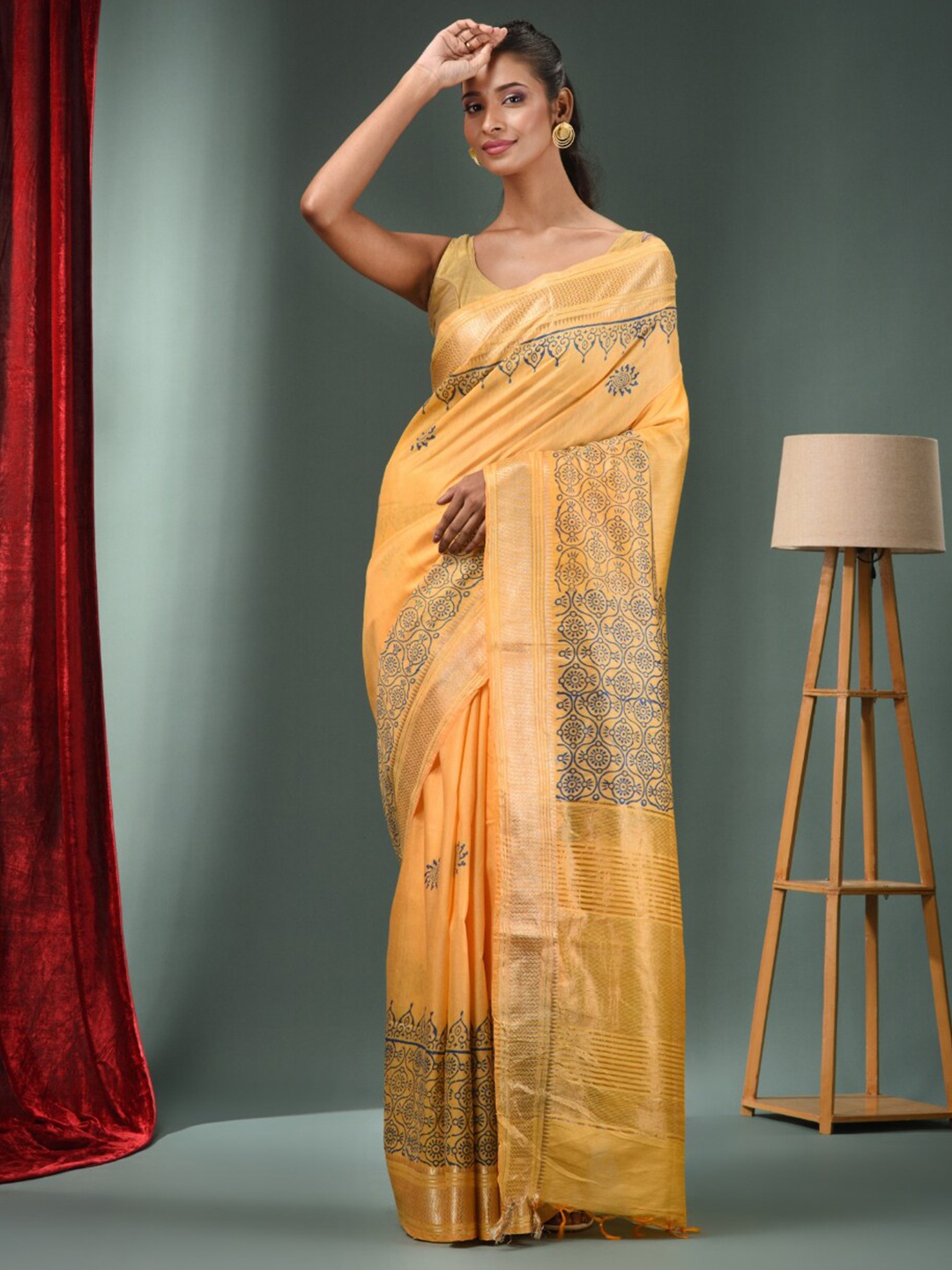 

Charukriti Ethnic Motifs Printed Zari Saree, Yellow