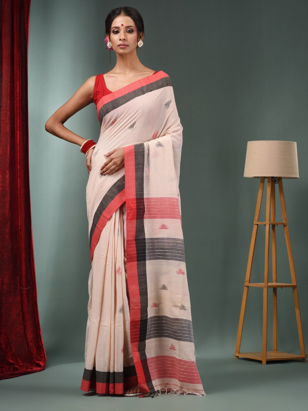

Charukriti Geometric Woven Design Pure Cotton Saree, Cream