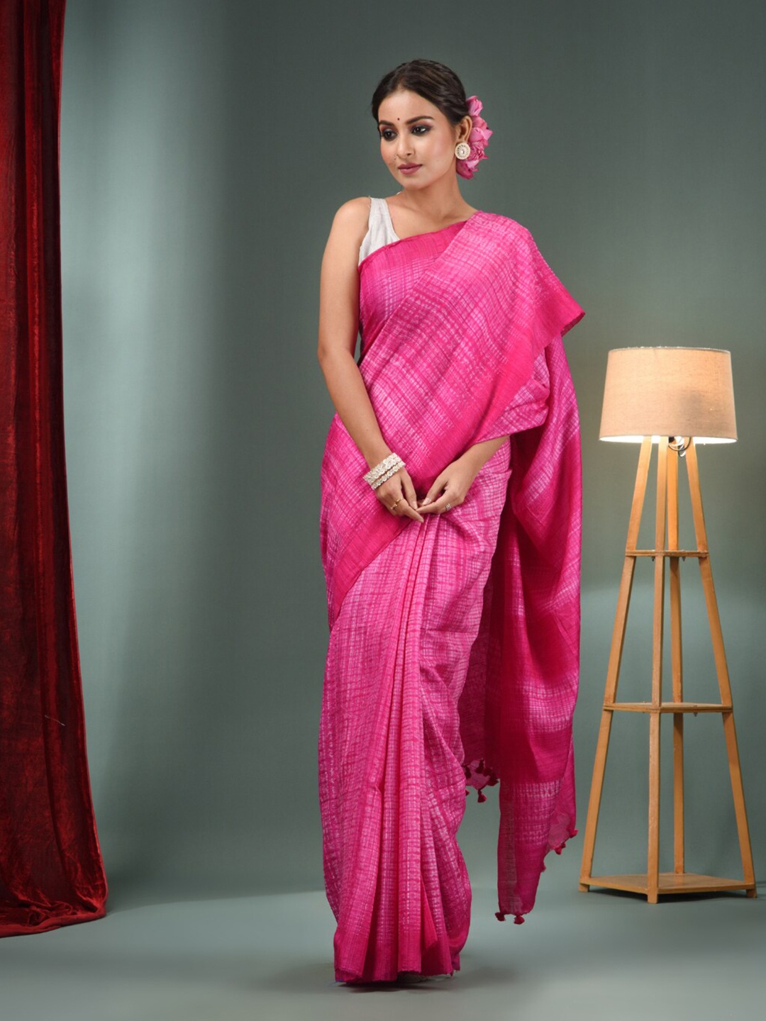 

Charukriti Abstract Printed Pure Silk Saree, Pink