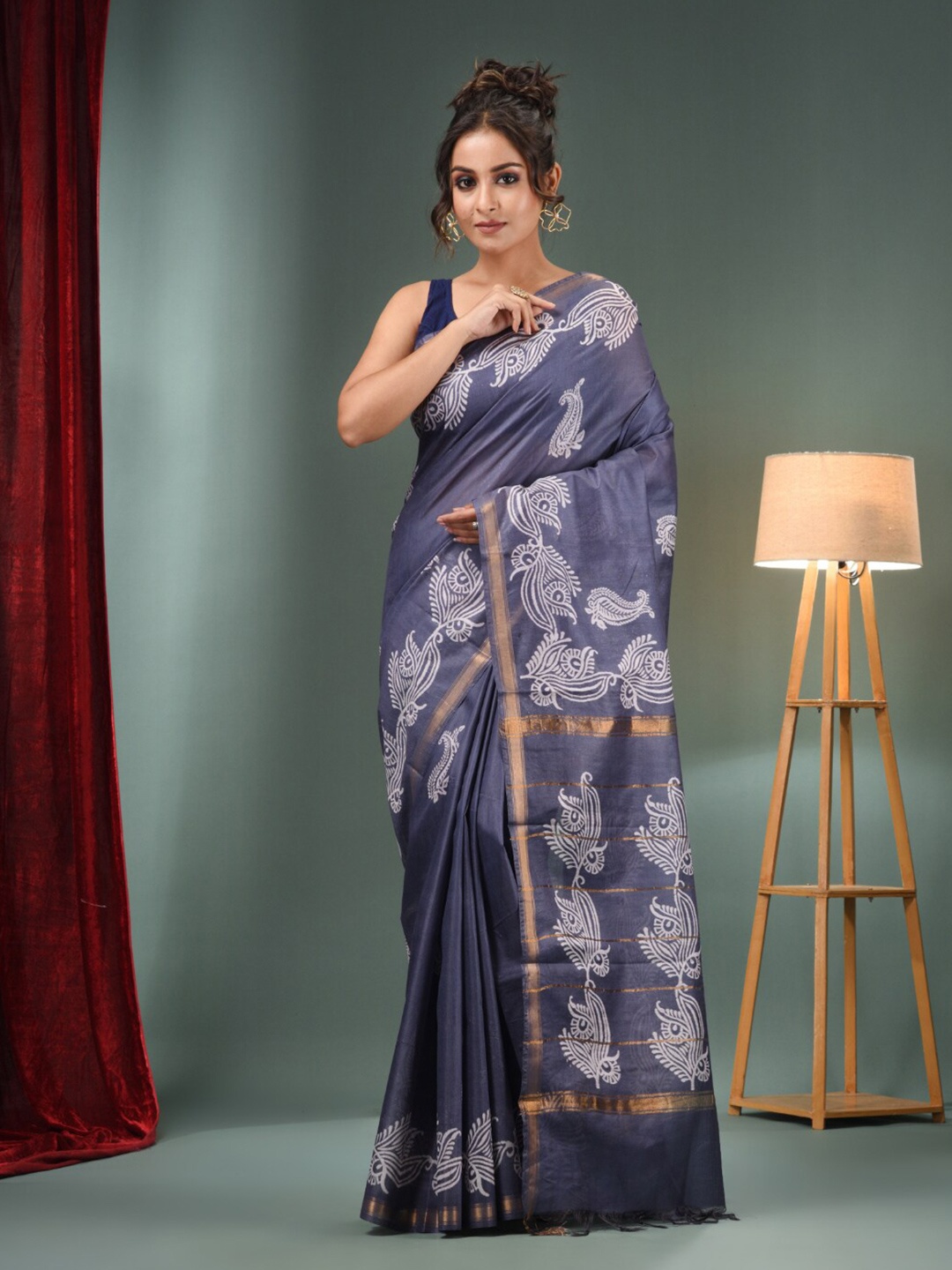 

Charukriti Paisley Printed Zari Saree, Grey