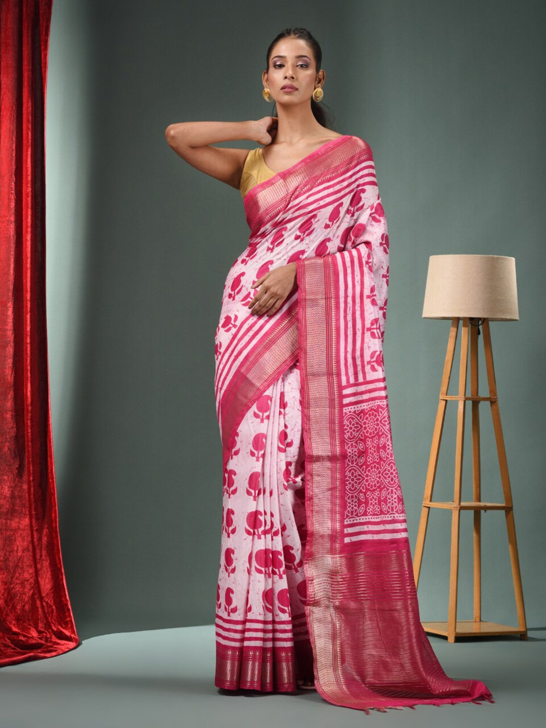 

Charukriti Paisley Printed Zari Saree, White