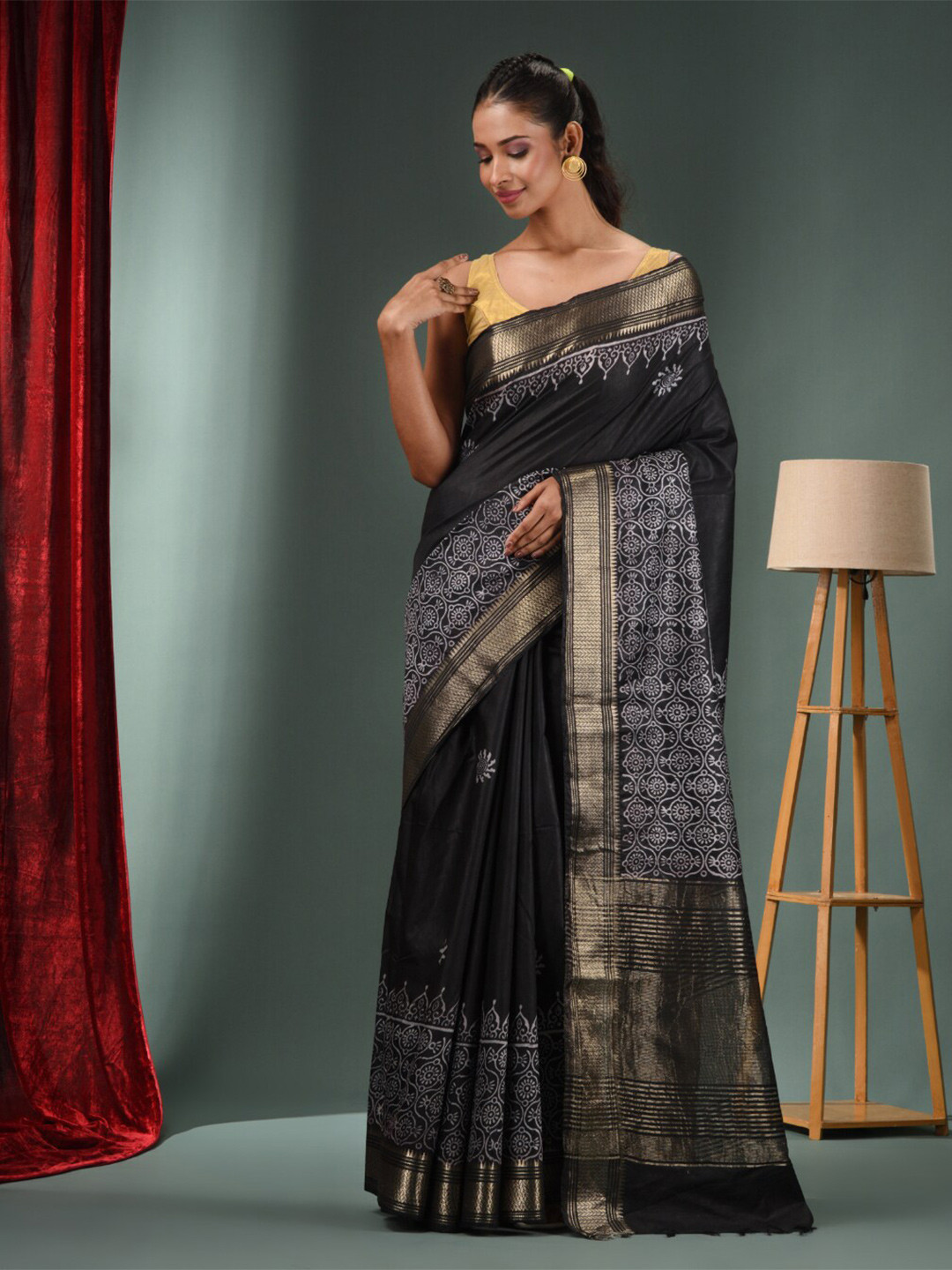 

Charukriti Ethnic Motifs Printed Zari Saree, Black
