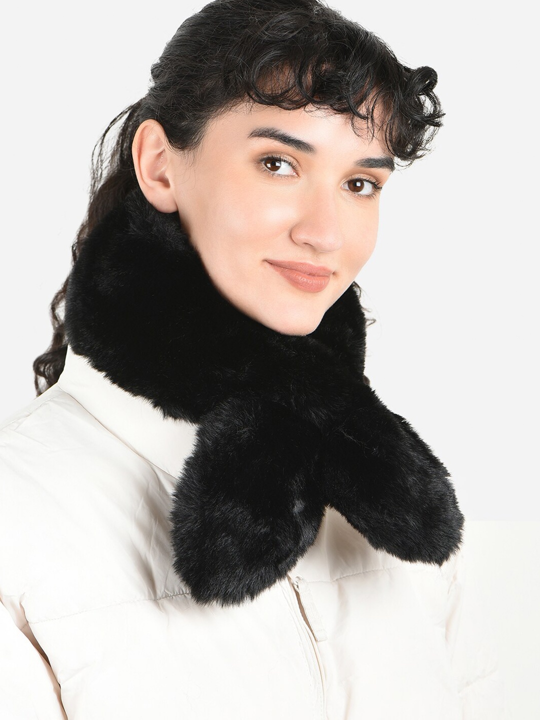 

ToniQ Wool Stole, Black