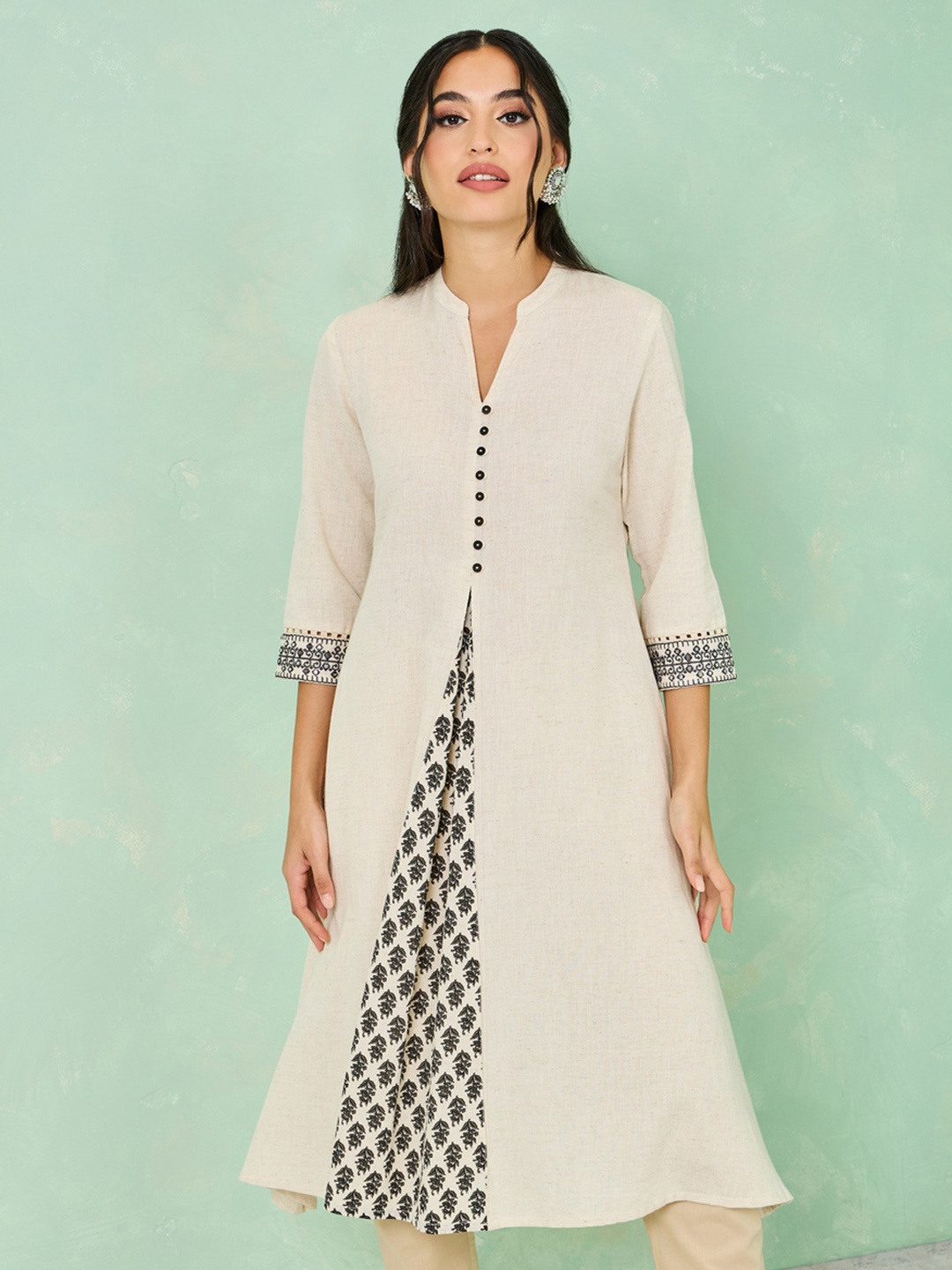 

Styli Off White Ethnic Motifs Printed Mandarin Collar Layered A-Line Kurta