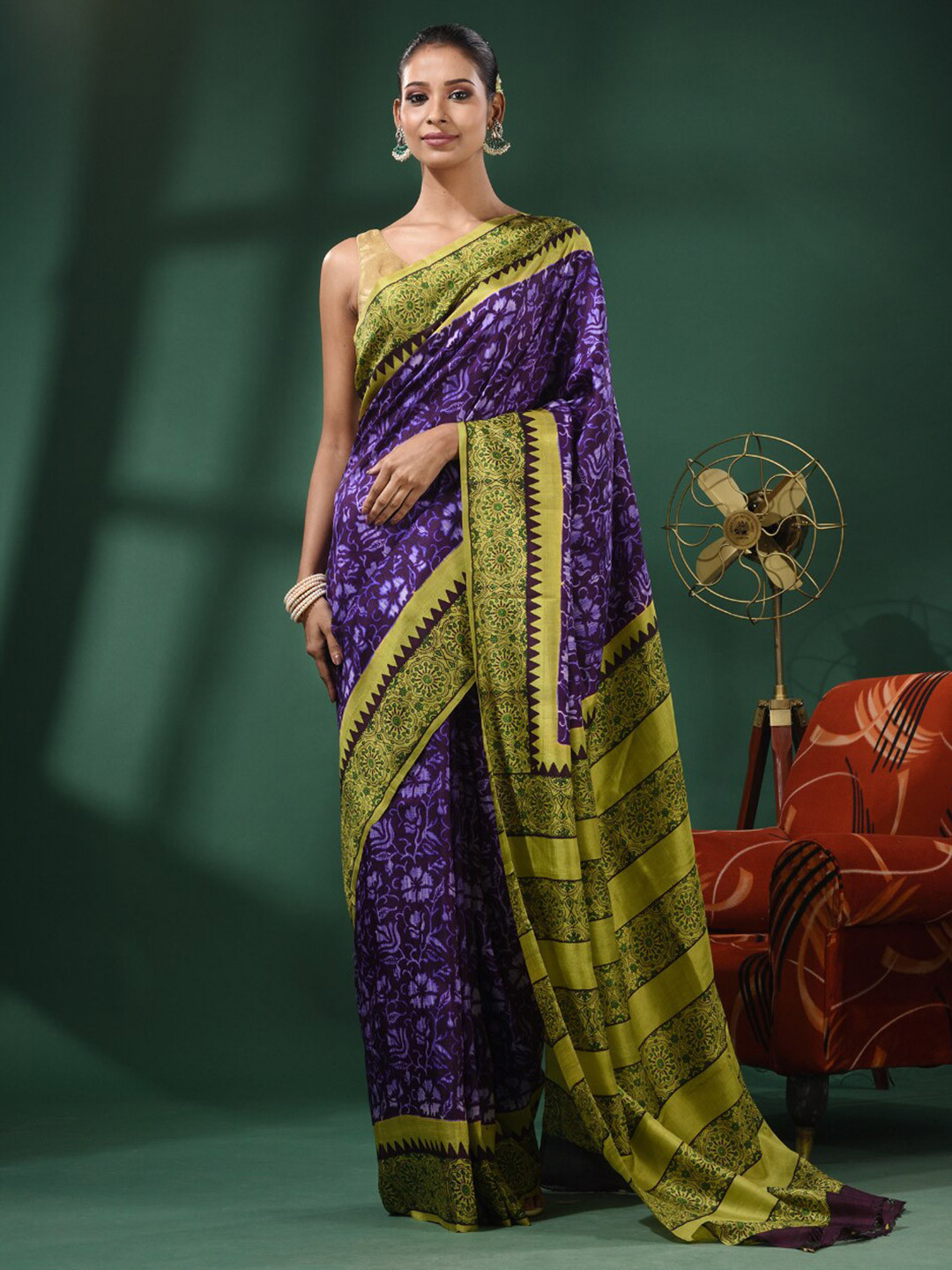 

Charukriti Floral Printed Pure Silk Saree, Purple