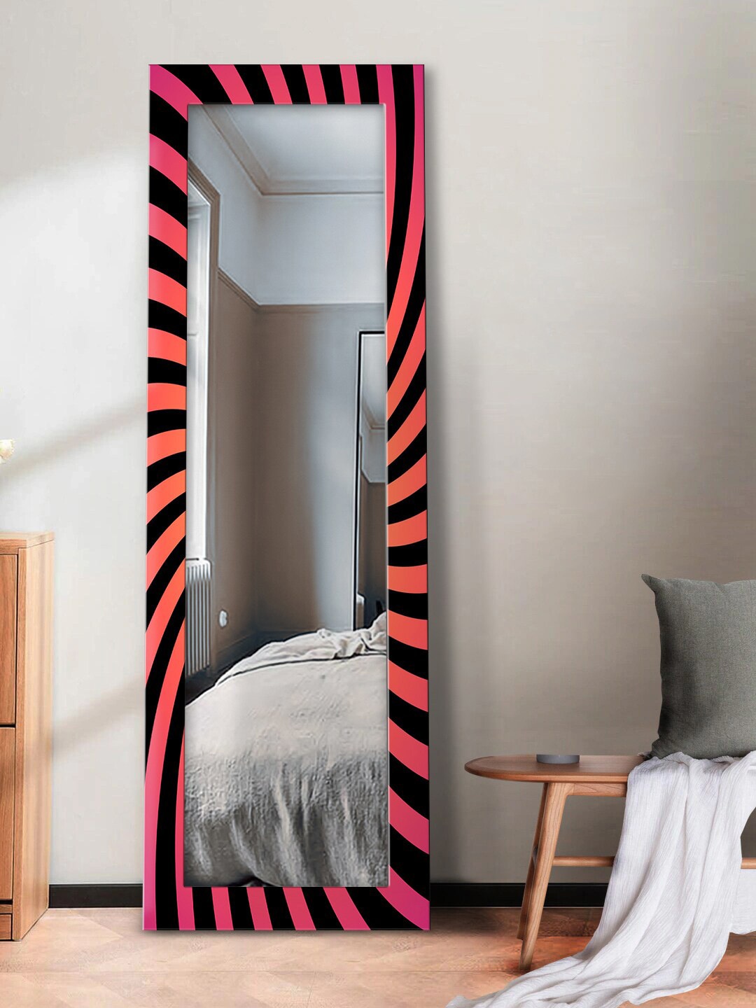 

999Store Red & Black Printed Wall Mirror