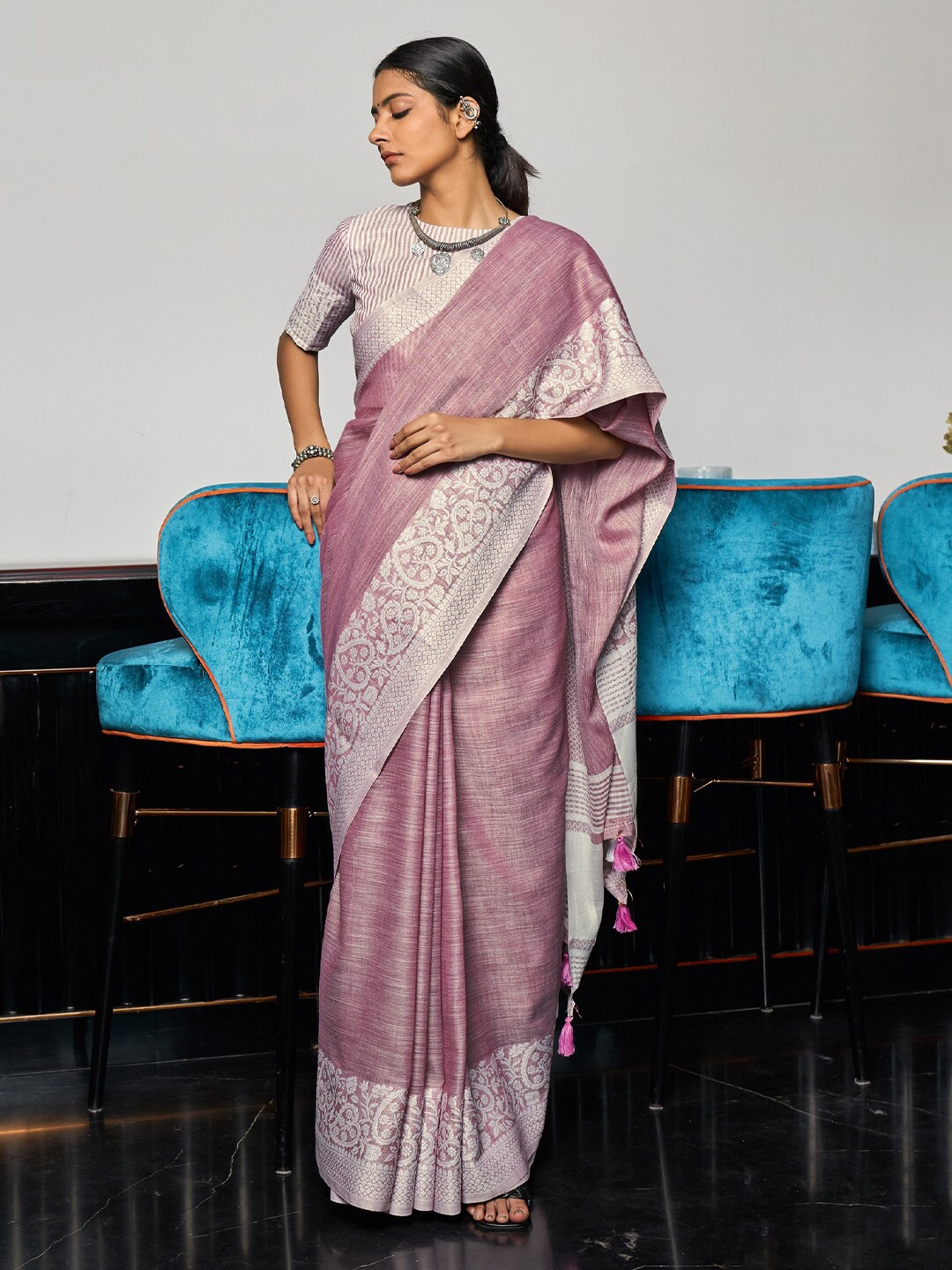 

DEVATITHI Embroidered Linen Blend Saree, Purple