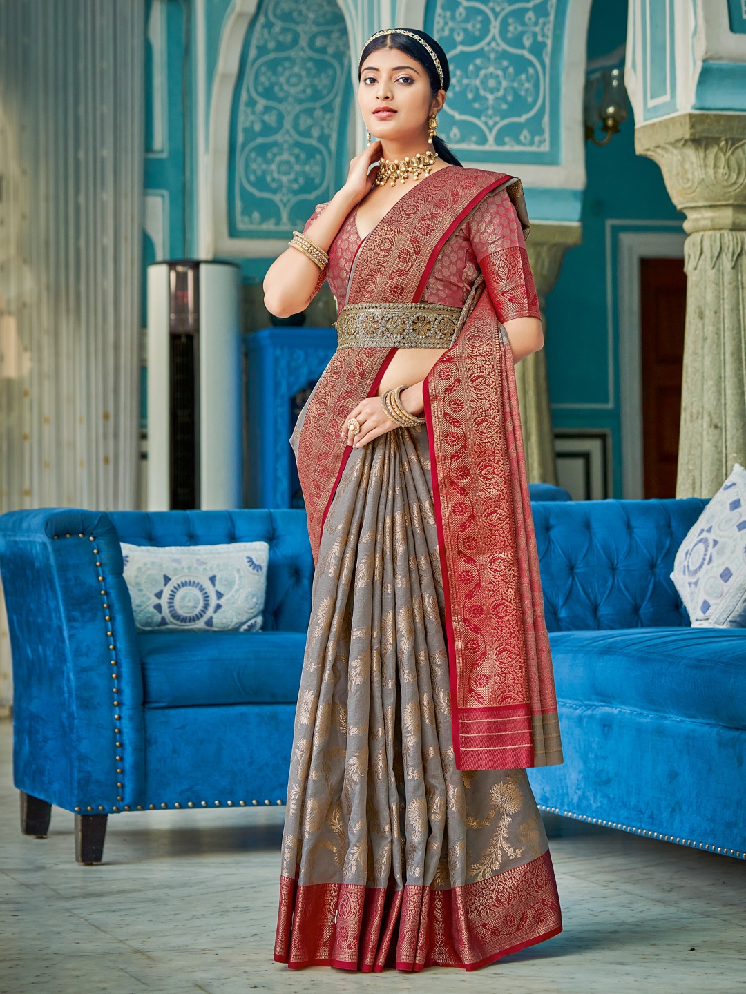 

DEVATITHI Ethnic Motifs Woven Design Zari Saree, Grey