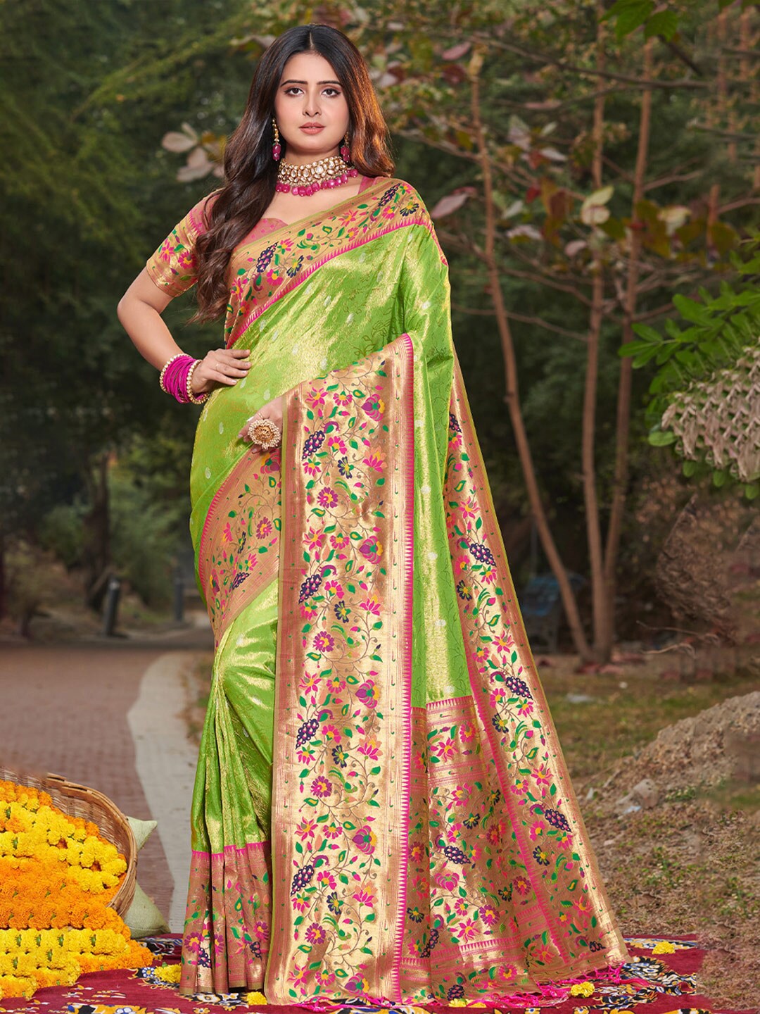 

DEVATITHI Woven Design Zari Silk Blend Paithani Saree, Green