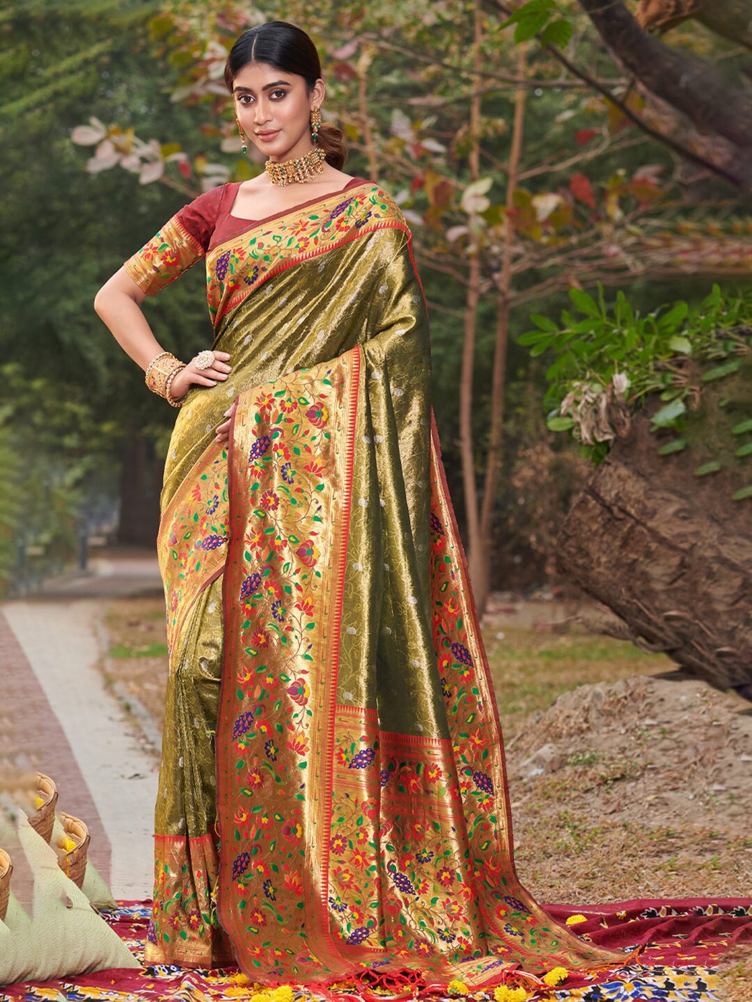 

DEVATITHI Woven Design Zari Silk Blend Paithani Saree, Green
