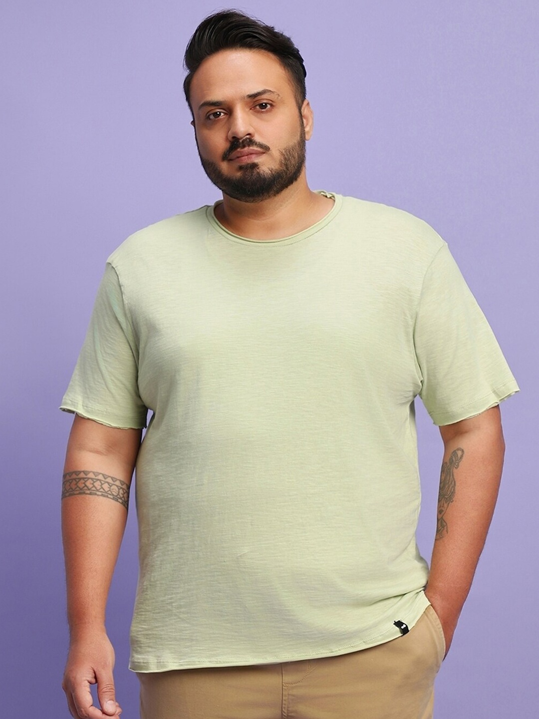 

Bewakoof AIR Plus Size Drop-Shoulder Sleeves Cotton T-shirt, Green