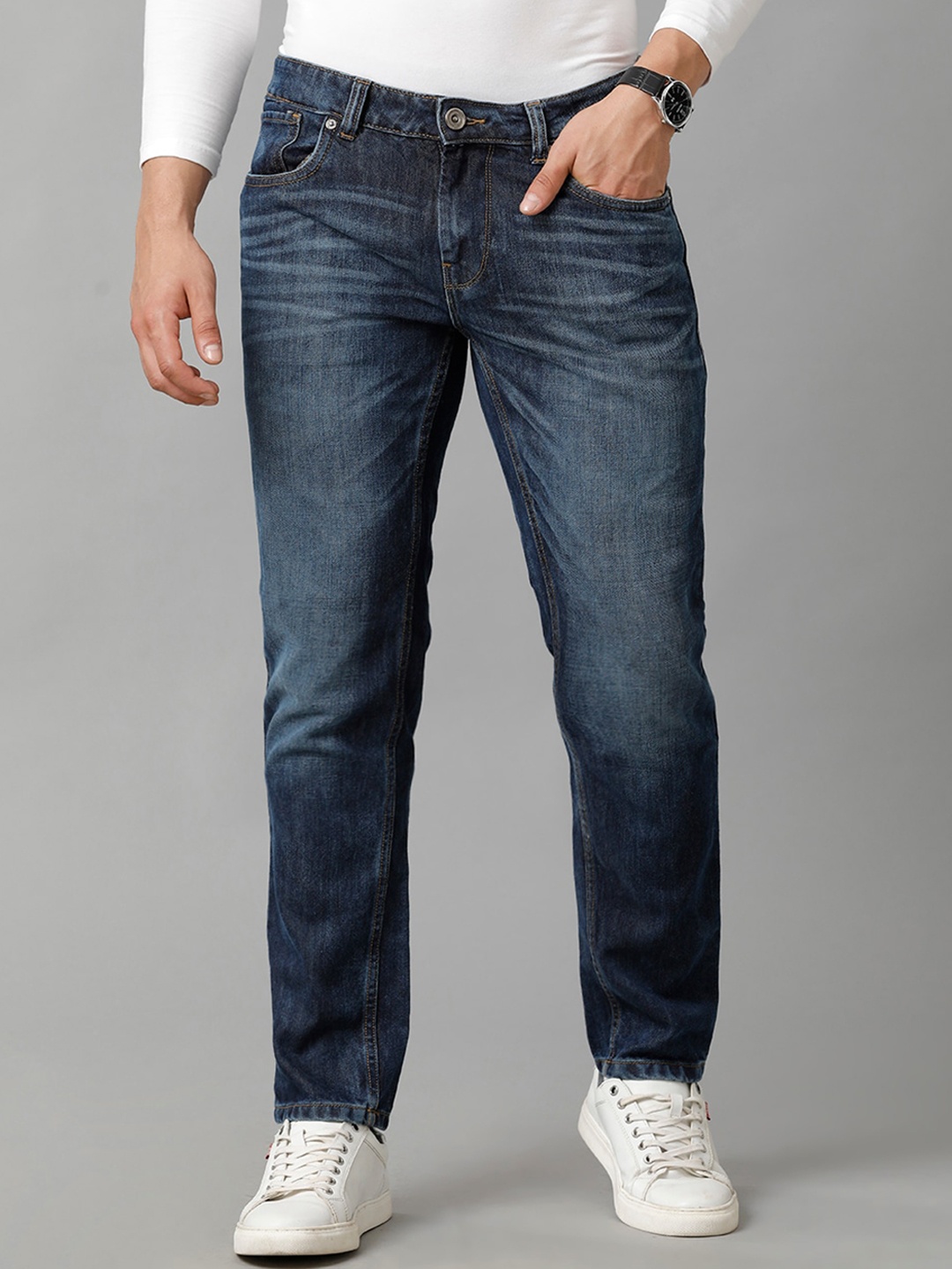 

Voi Jeans Men Mid-Rise Clean Look Whiskers & Chevrons Heavy Fade Stretchable Jeans, Blue