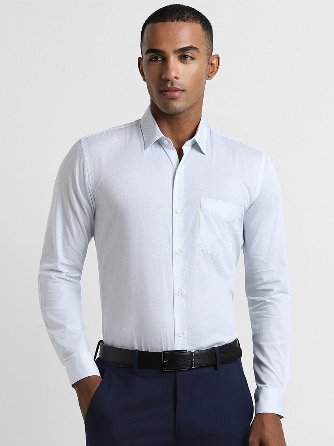 

Peter England Micro Ditsy Printed Spread Collar Pure Cotton Formal Shirt, Blue