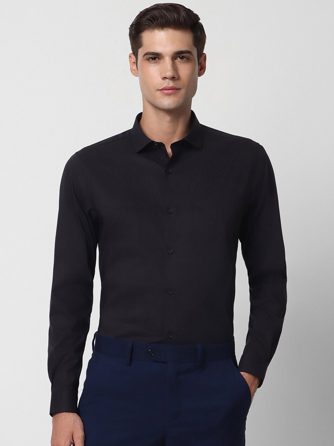 

Peter England Slim Fit Spread Collar Casual Shirt, Black