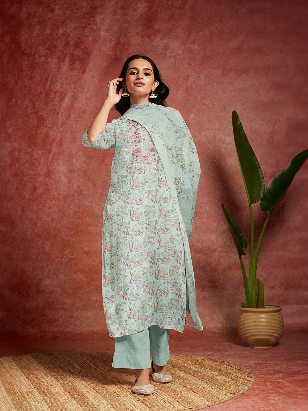 

Libas Floral Printed Pure Cotton Unstitched Dress Material, Green