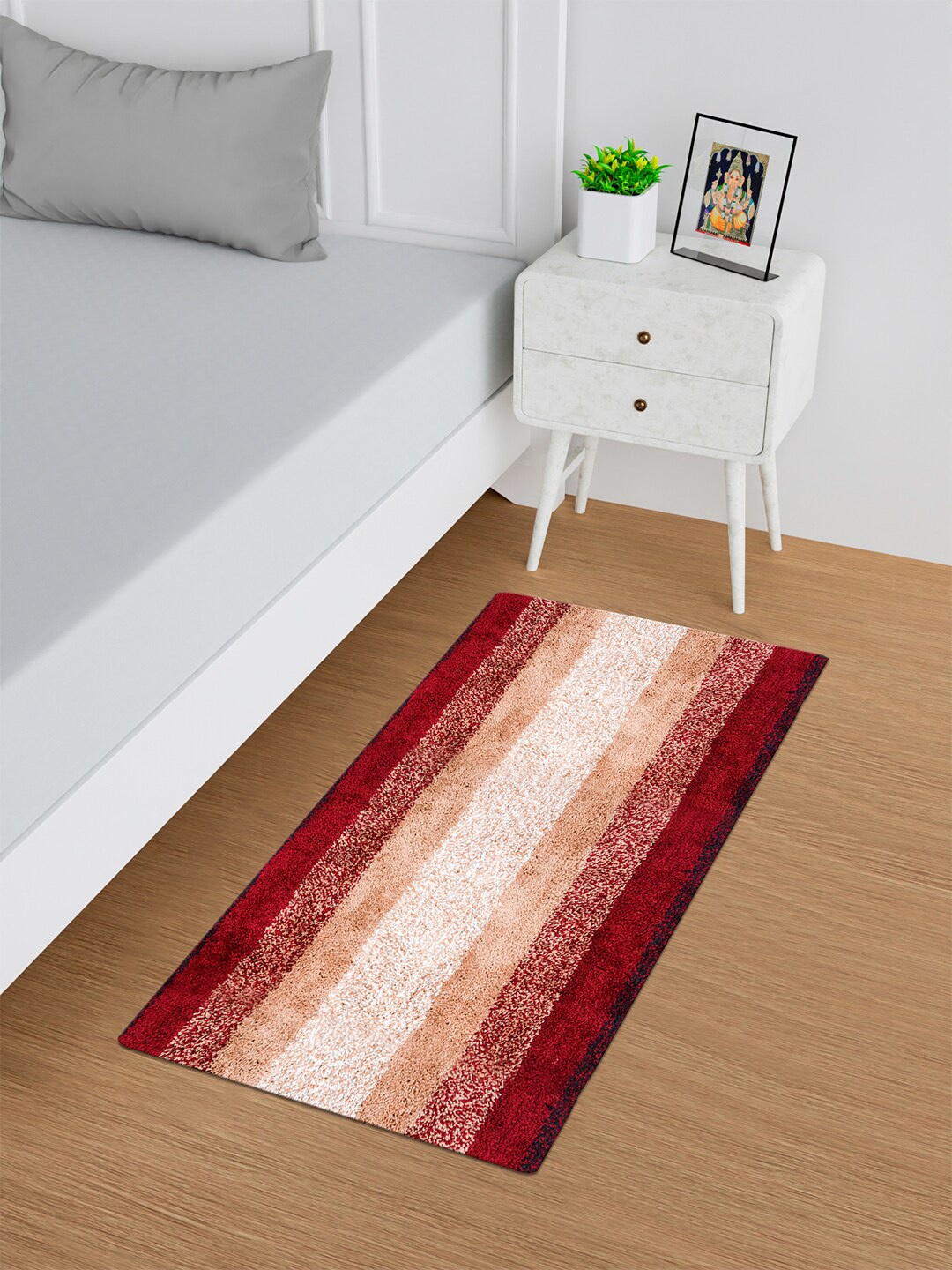 

Kuber Industries Cream & Beige Geometric Pure Woolen Anti Skid Floor Carpet
