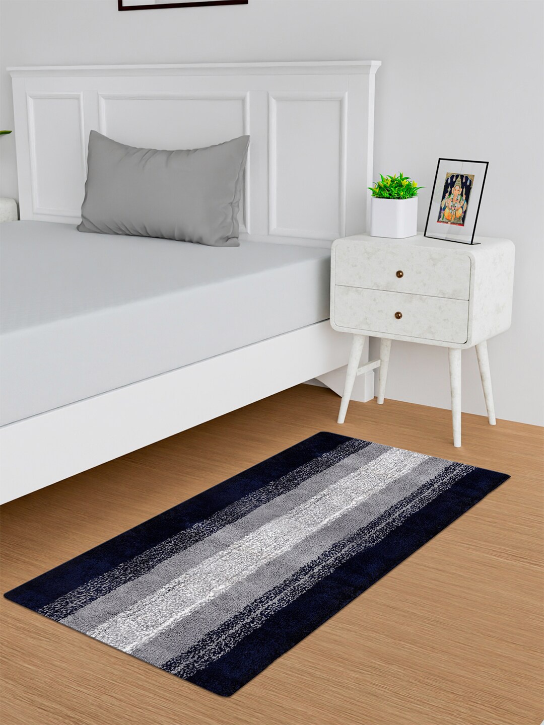 

Kuber Industries Grey Striped Anti-Skid Carpet