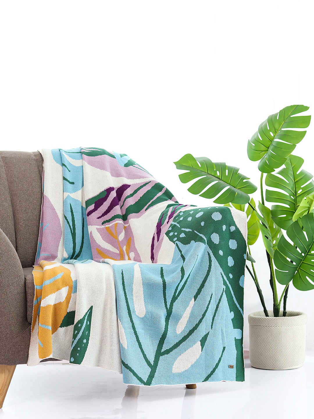 

Pluchi Blue & Green Printed Pure Cotton Cotton Ac Throw