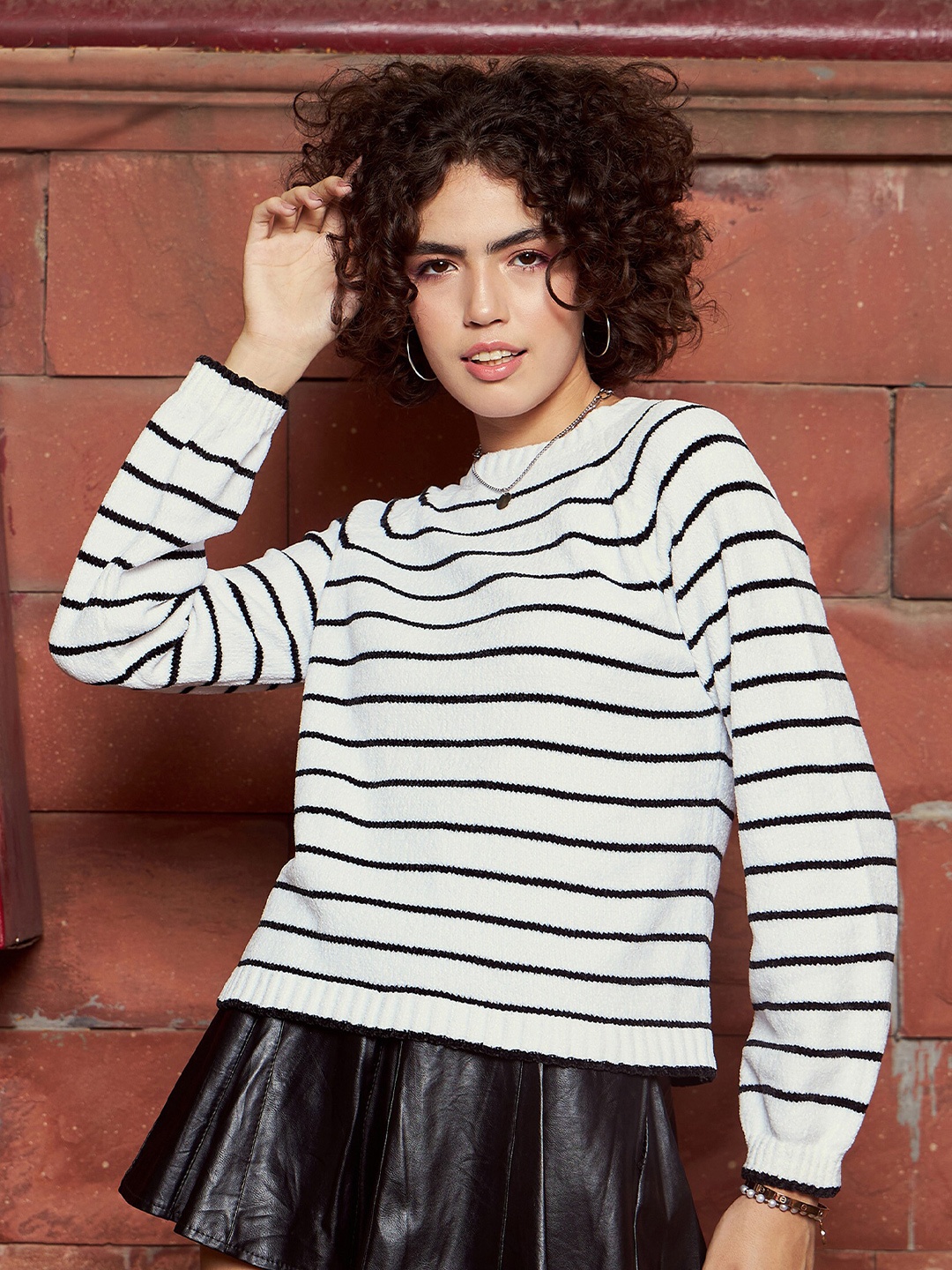 

SASSAFRAS Striped Round Neck Long Sleeve Pullover Sweater, White