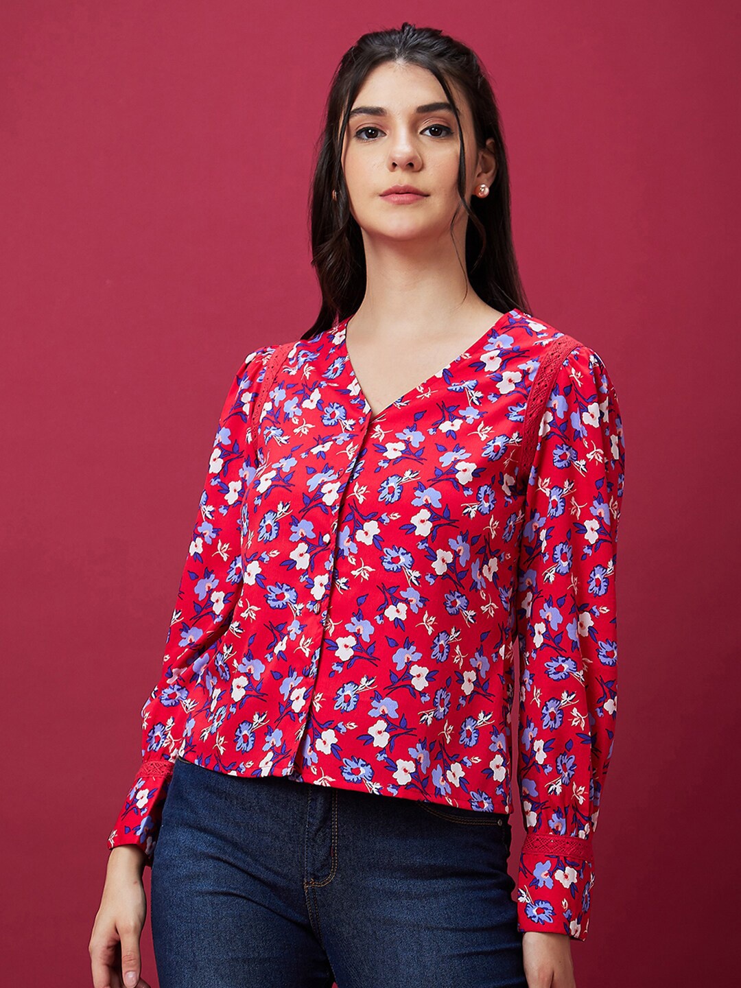 

Globus Red Floral Printed Cuffed Sleeves Top