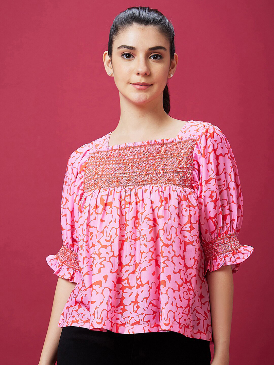 

Globus Pink Abstract Printed Square Neck Puff Sleeve Smocked Top