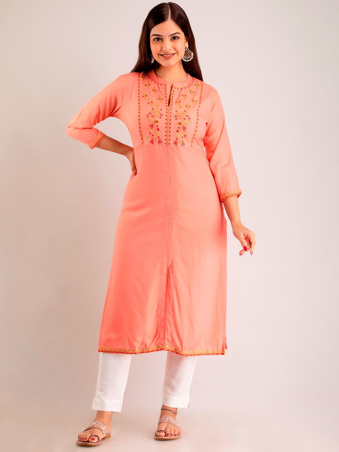 

KUROCK Floral Yoke Design Thread Work Regular Kurta with Trousers, Peach