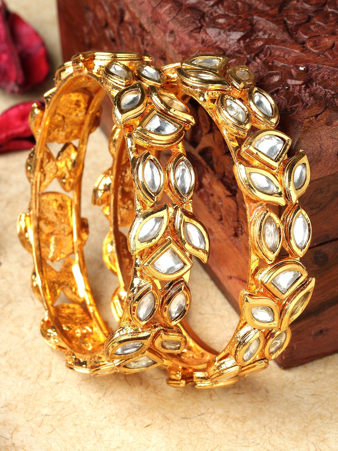 

KARATCART Set Of 2 Gold-Plated Kundan Studded Bangles