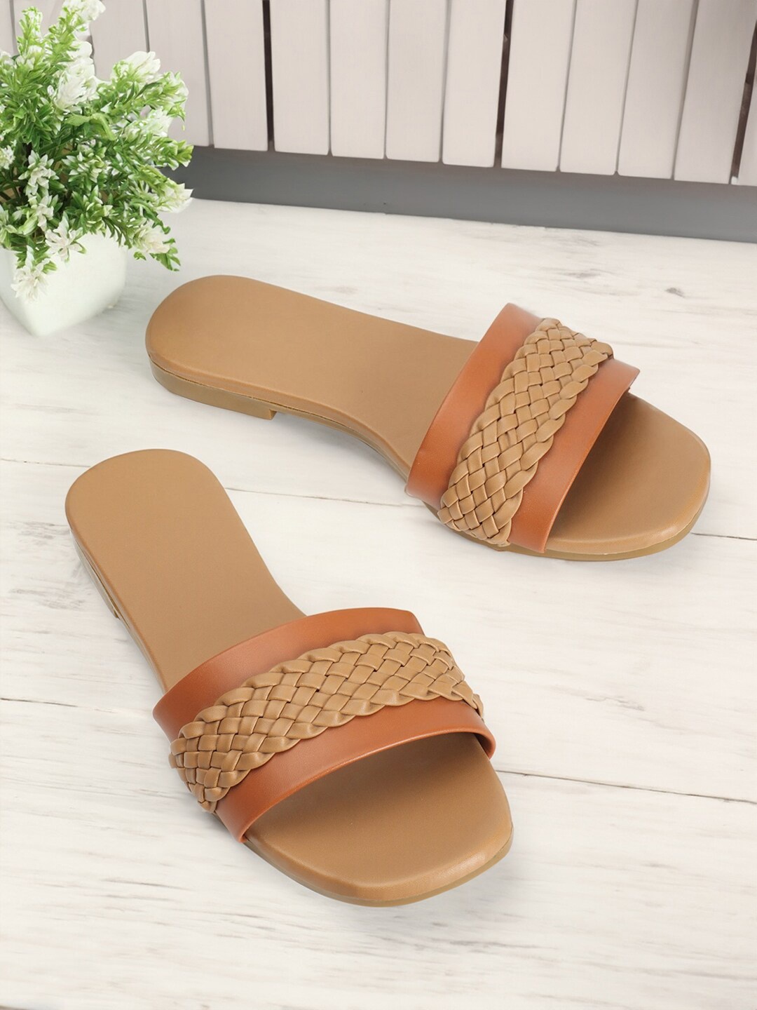 

CLOSHO Textured Open Toe Flats, Brown