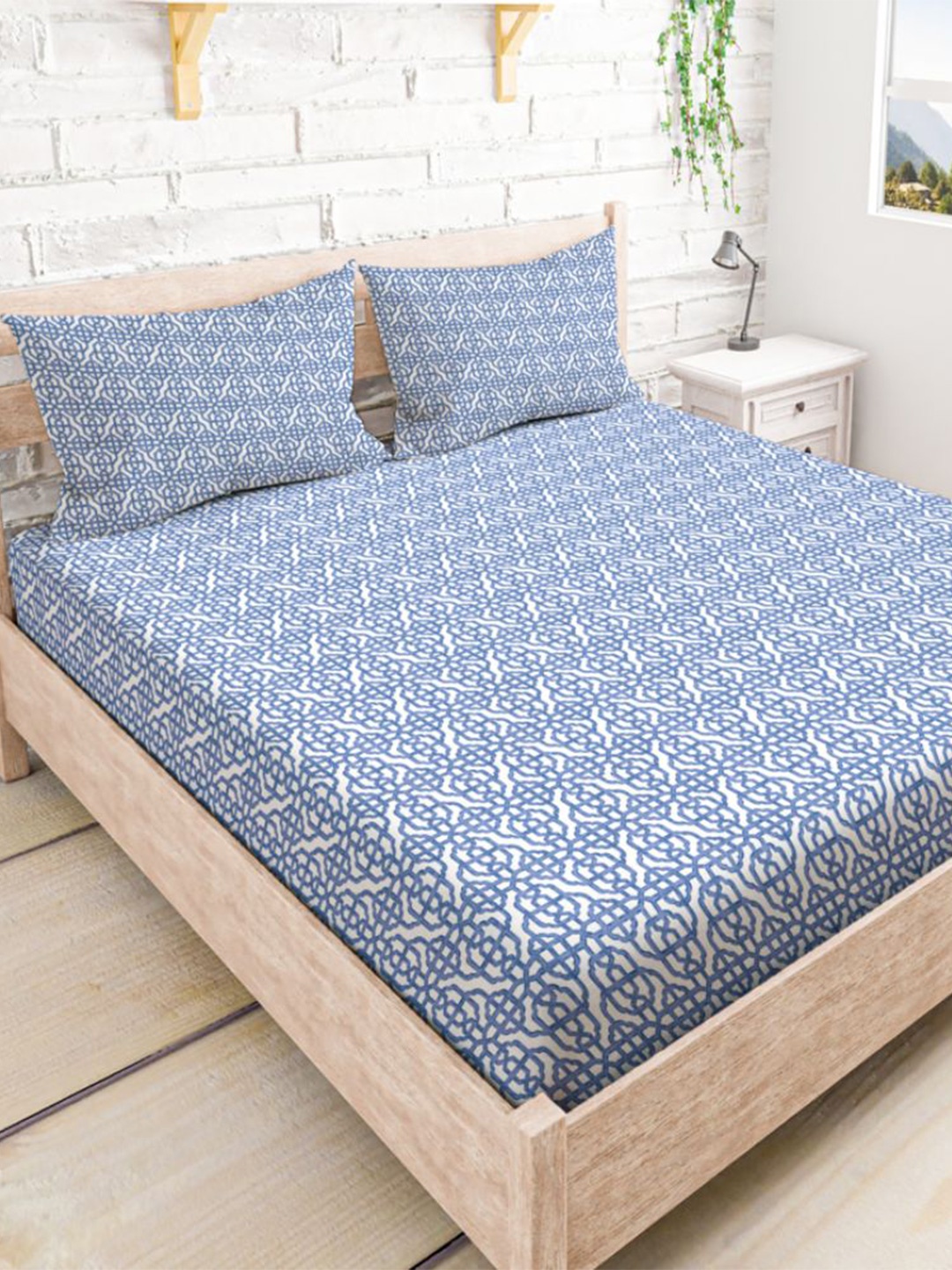 

MAYFAIR HOMES LONDON Blue & White Geometric 210 TC King Bedsheet With 2 Pillow Covers