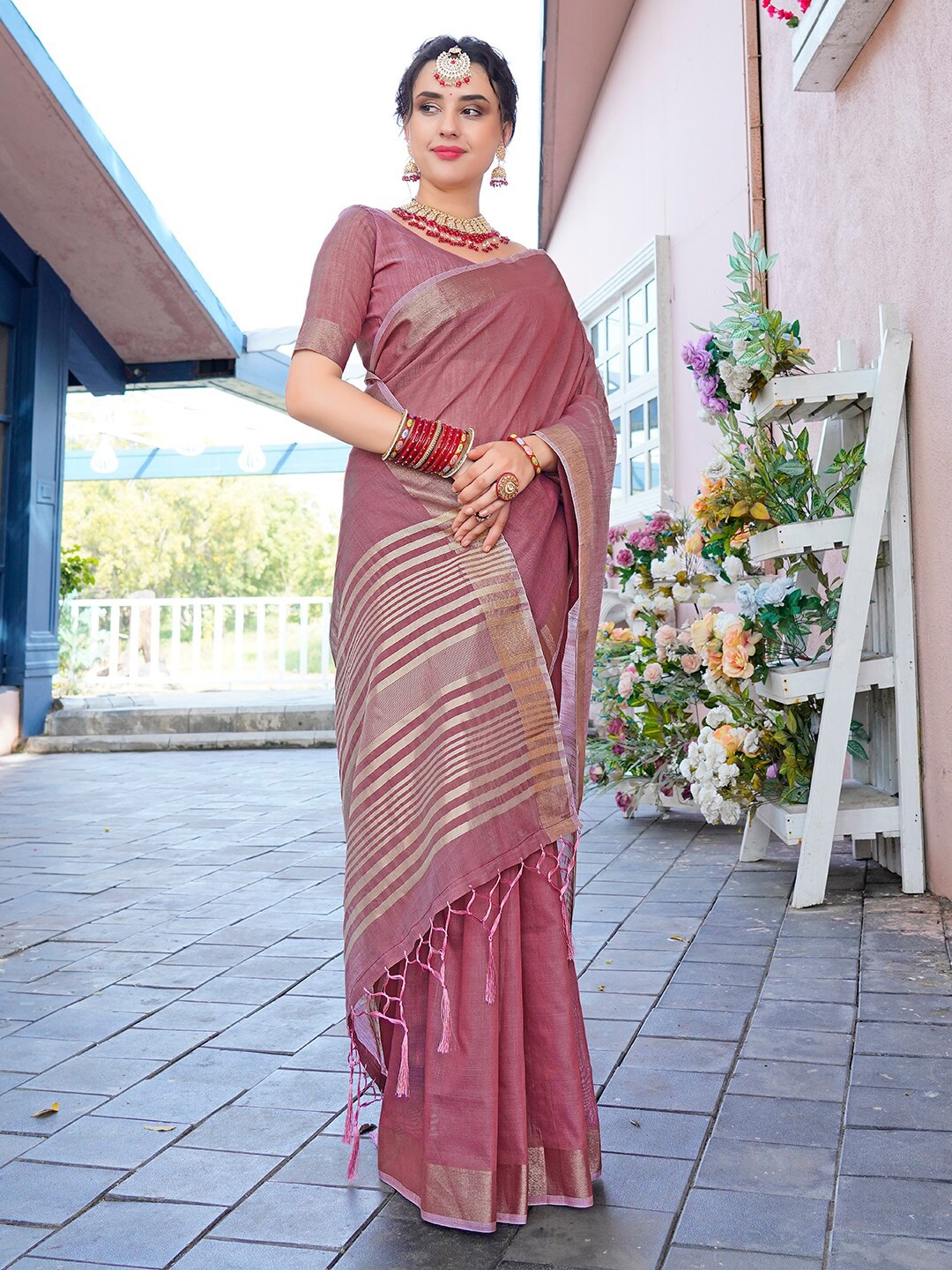 

Anouk Pink & Gold-Toned Zari Pure Linen Saree