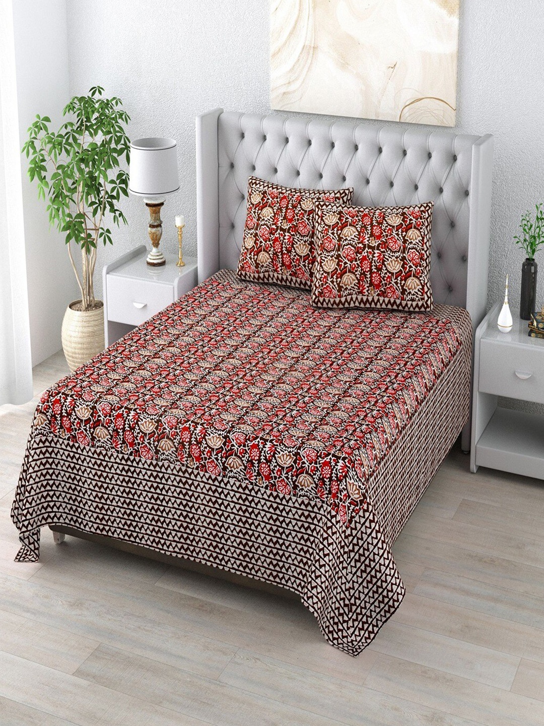 

Bombay Spreads Red & White Floral Cotton 180 TC King Bedsheet With 2 Pillow Covers