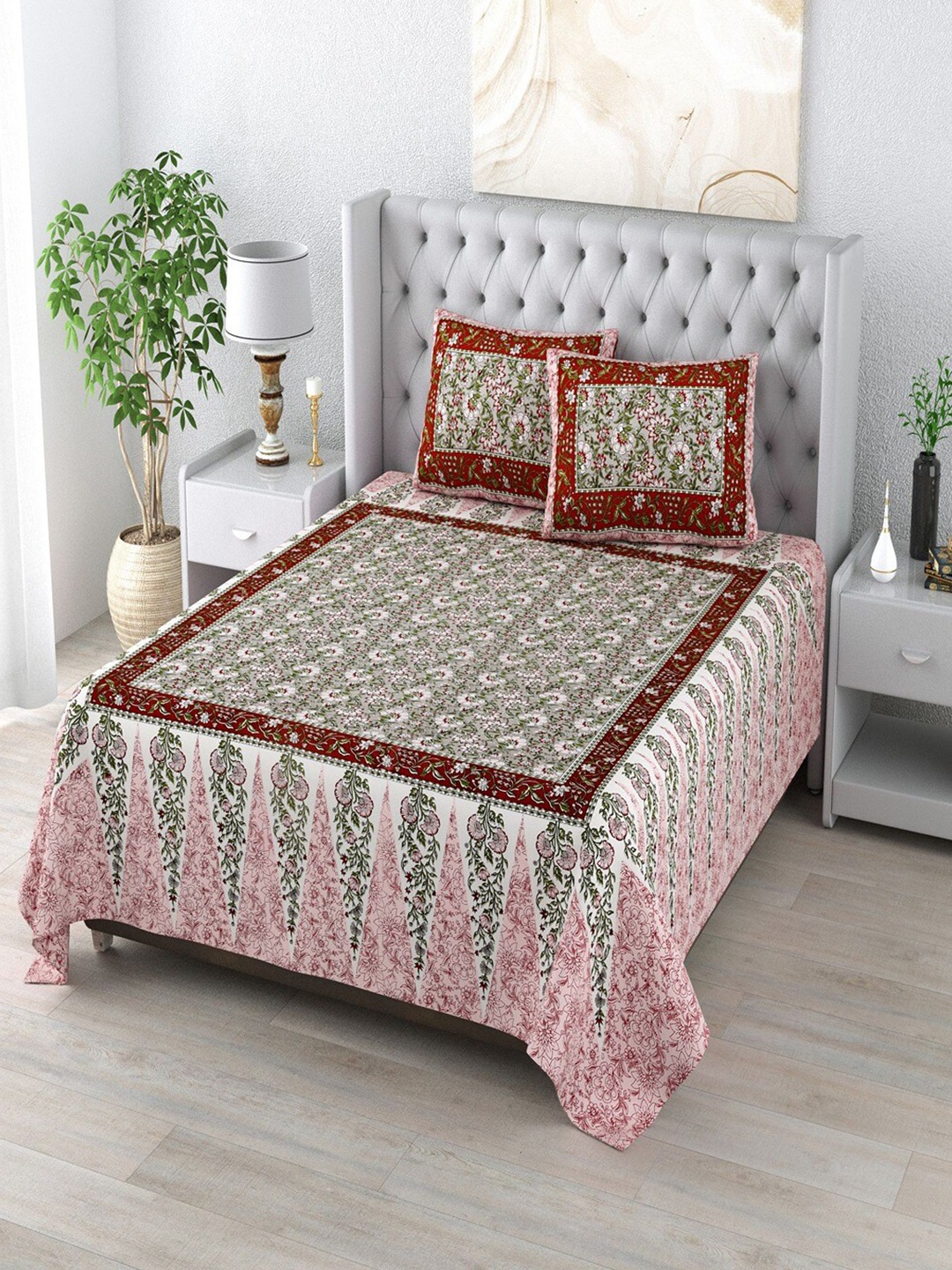 

Bombay Spreads Peach-Coloured & White Floral Cotton 180 TC King Bedsheet & 2 Pillow Covers