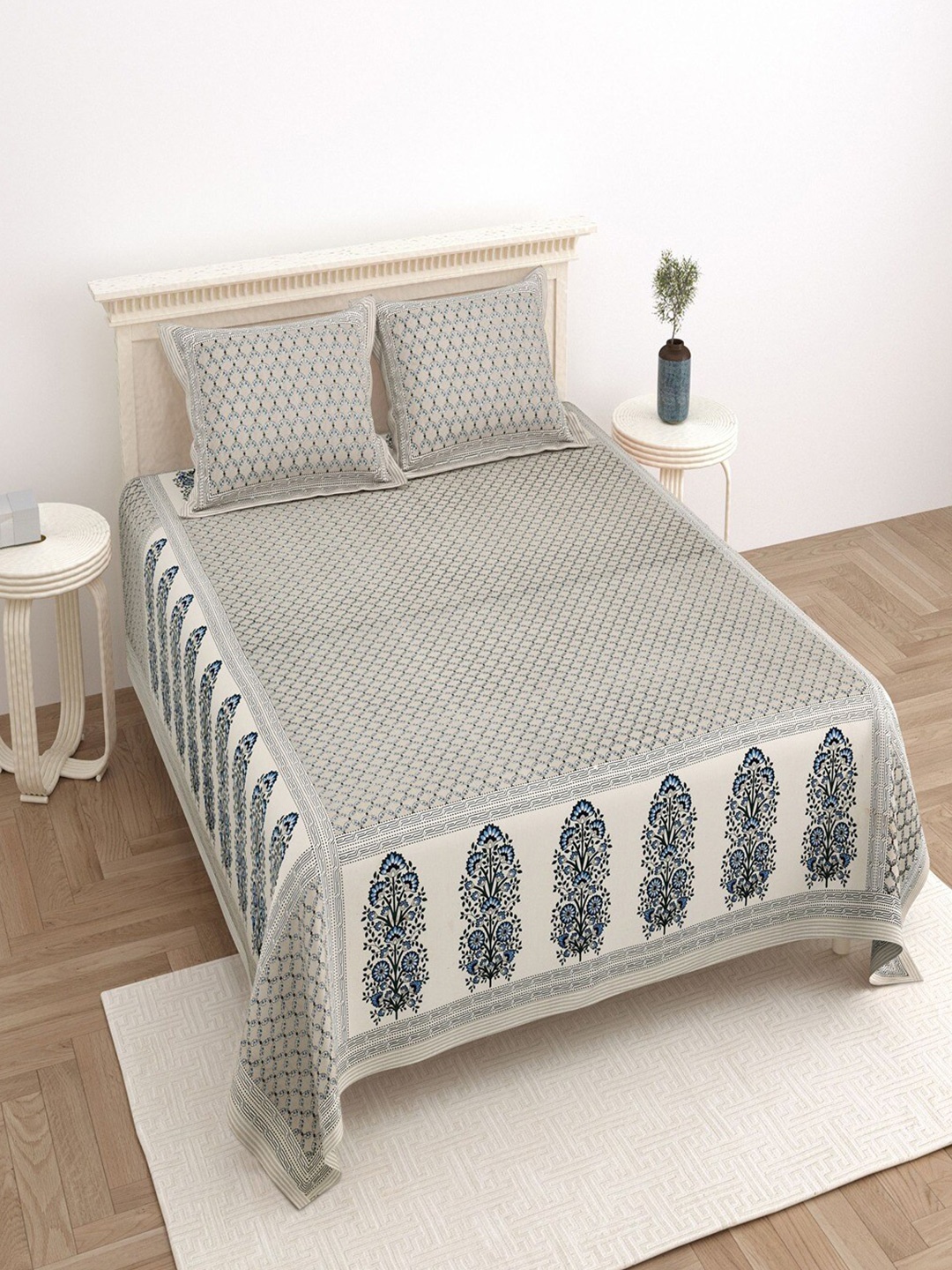 

Bombay Spreads Blue & Grey Floral Cotton 180 TC King Bedsheet With 2 Pillow Covers