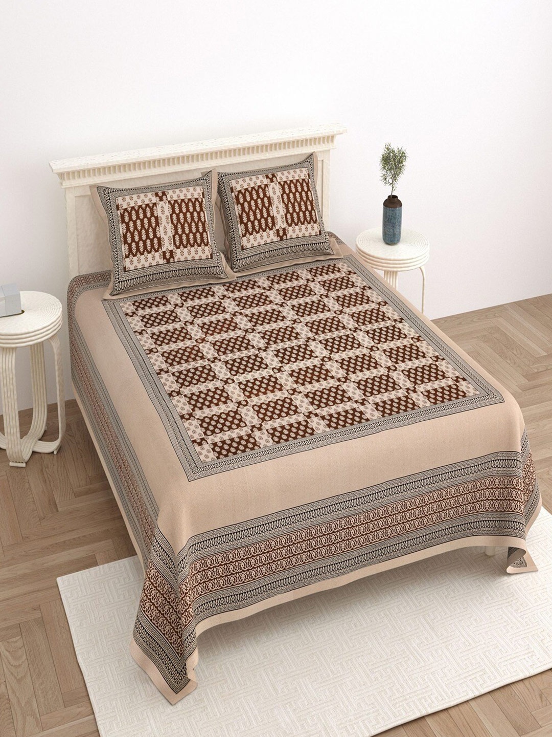 Bombay Spreads Brown & Cream-Coloured Cotton 180 TC King Bedsheet with 2 Pillow Covers