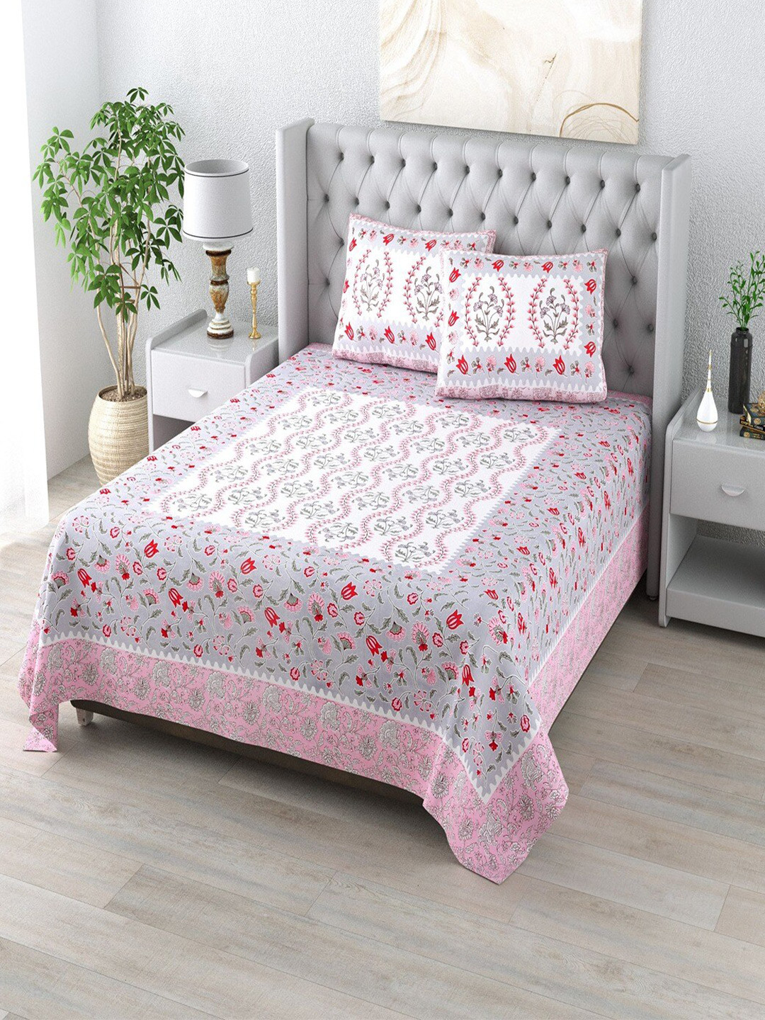 

Bombay Spreads Pink & White Floral Cotton 180 TC King Bedsheet With 2 Pillow Covers