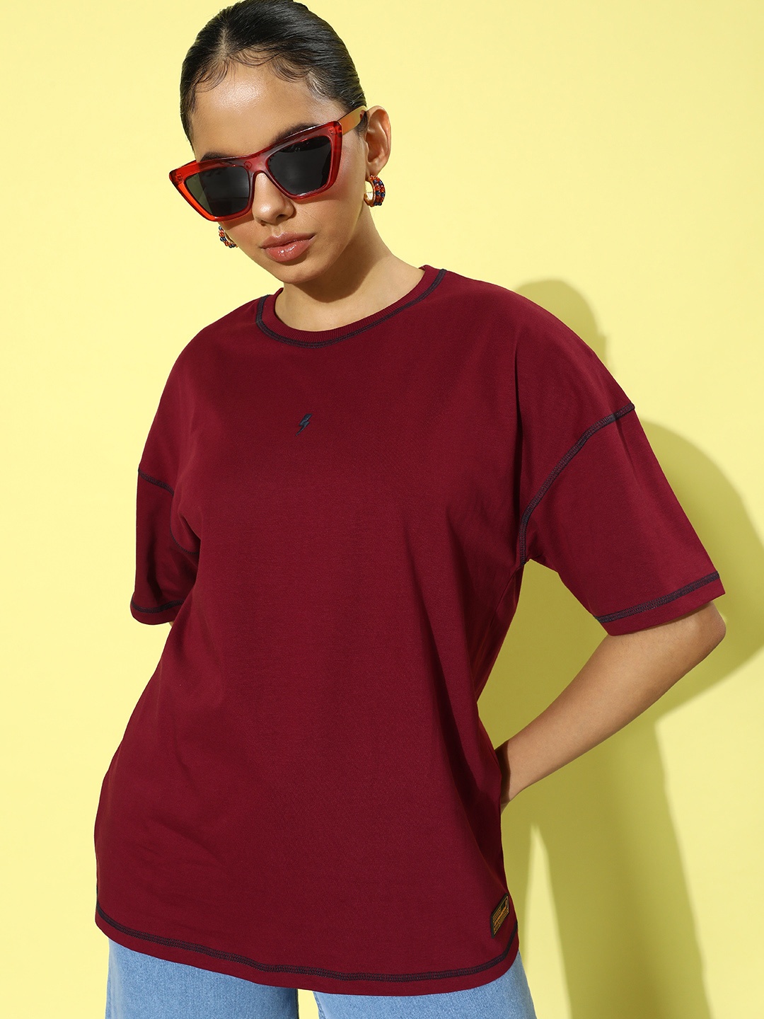 

Stormborn Women Solid Drop-Shoulder Sleeves Oversized T-shirt, Maroon