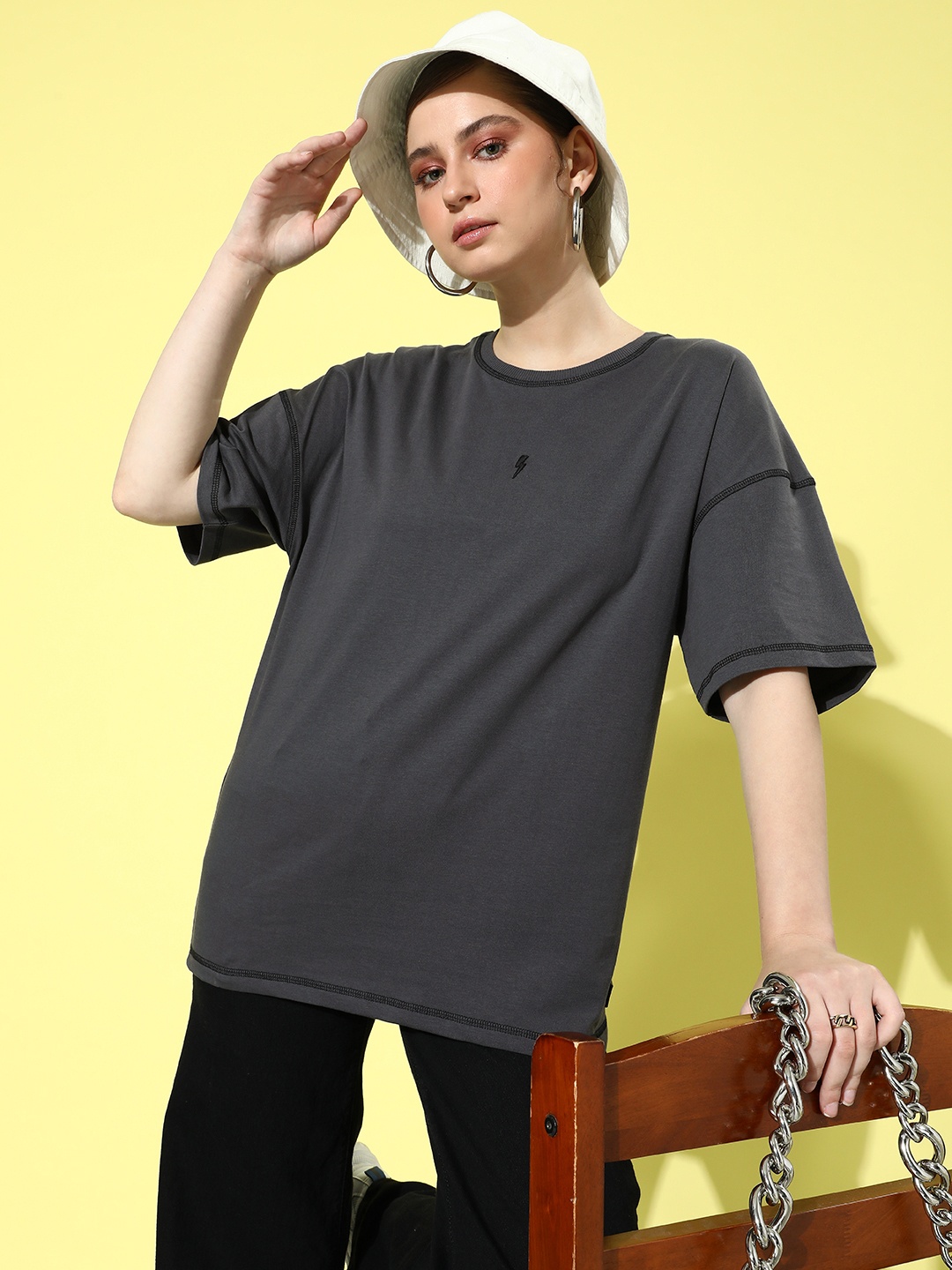 

Stormborn Women Solid Drop-Shoulder Sleeves Oversized T-shirt, Grey