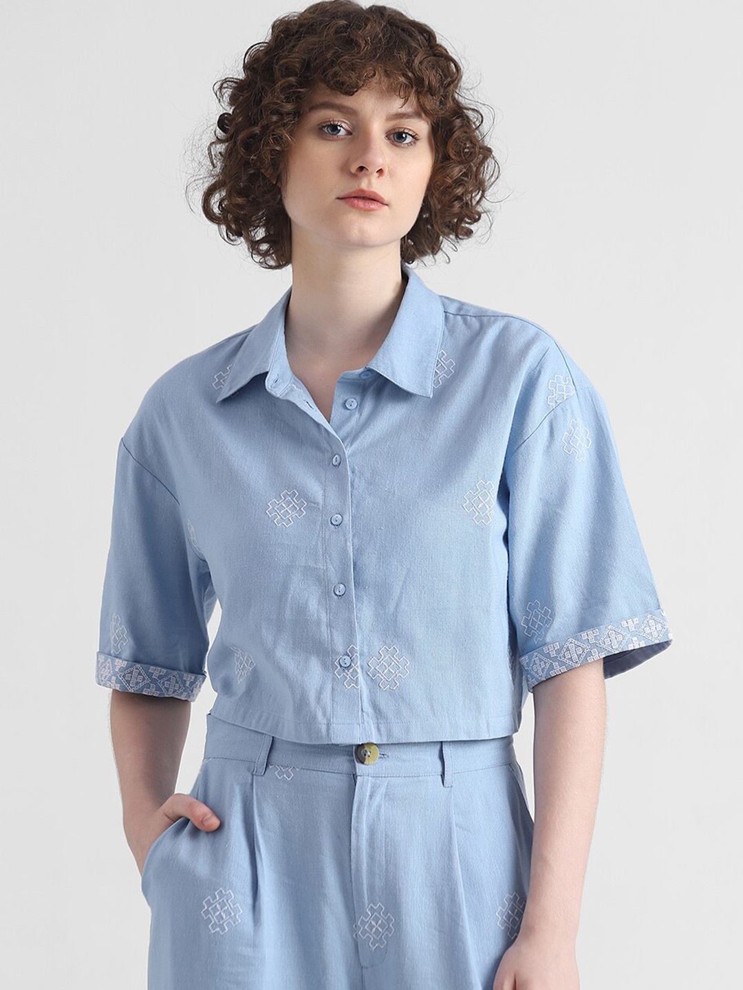 

ONLY Boxy Embroidered Spread Collar Crop Casual Shirt, Blue